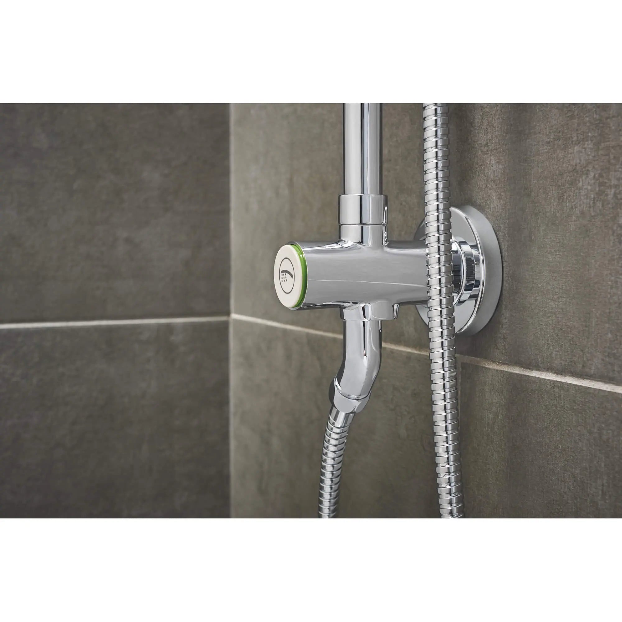 Vitalio Retro-Fit Shower System, 2.5 gpm (9.5 L/min) // GROHE STARLIGHT CHROME // 1075_26520000-shower-system-enviro-14_0_CDNwebp.webp
