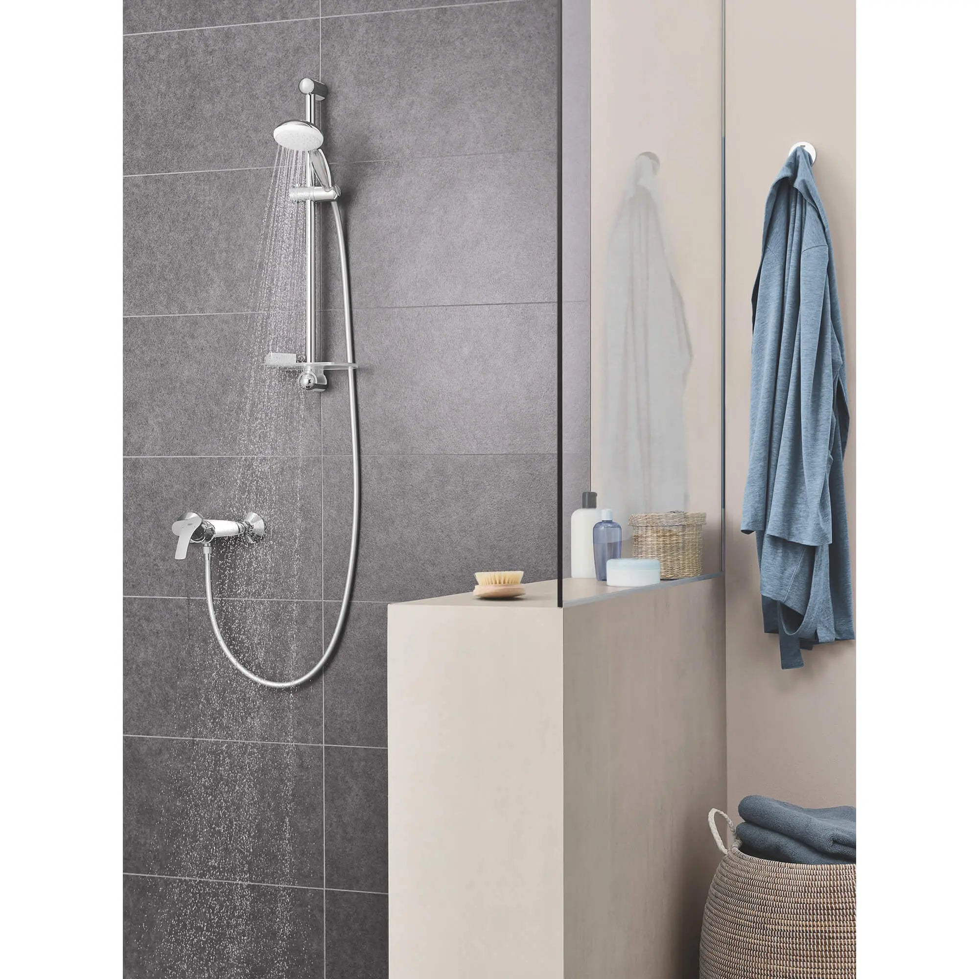 24" Shower Slide Bar // GROHE STARLIGHT CHROME // 1142_27523000-24-inch-shower-bar-enviro-1_0_CDNwebp.webp