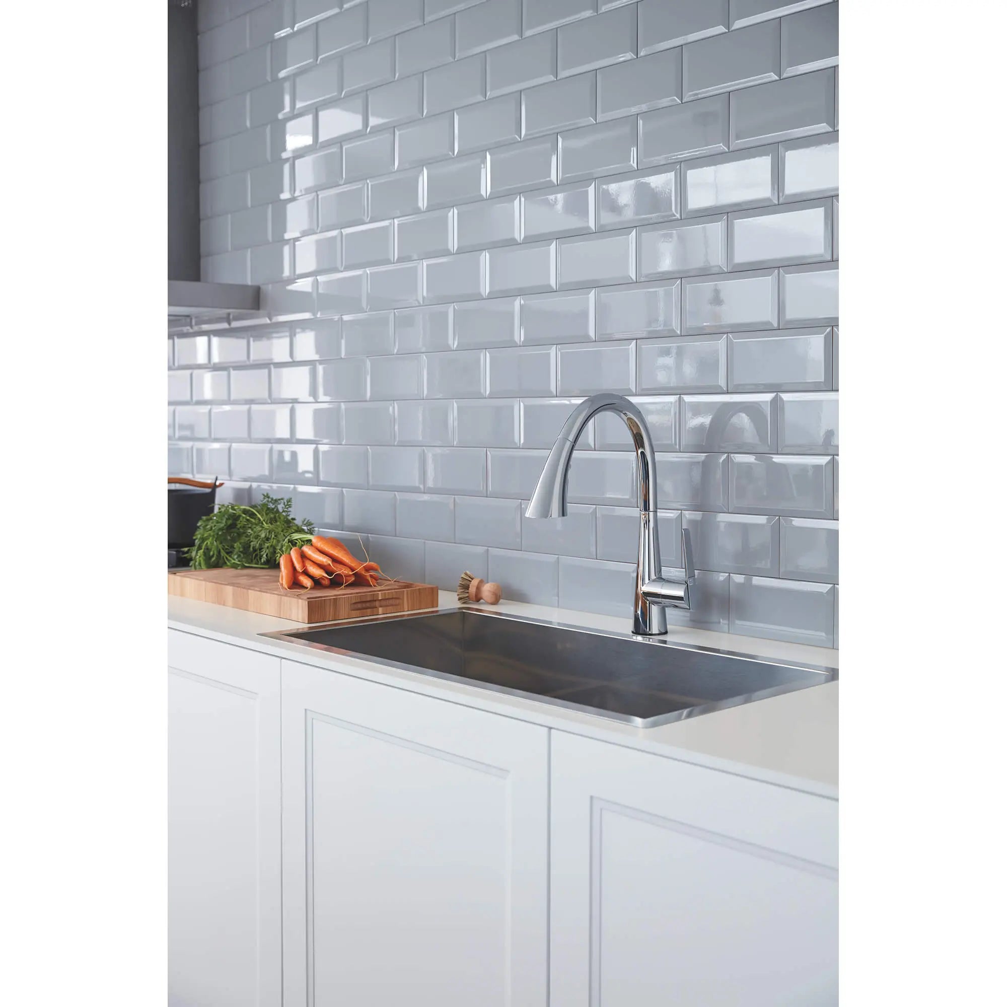 Single-Handle Pull Down Kitchen Faucet Triple Spray 6.6 L/min (1.75 gpm) with Touch Technology // GROHE STARLIGHT CHROME // 1482_30205002-single-handle-kitchen-faucet-enviro-2_0_CDNwebp.webp