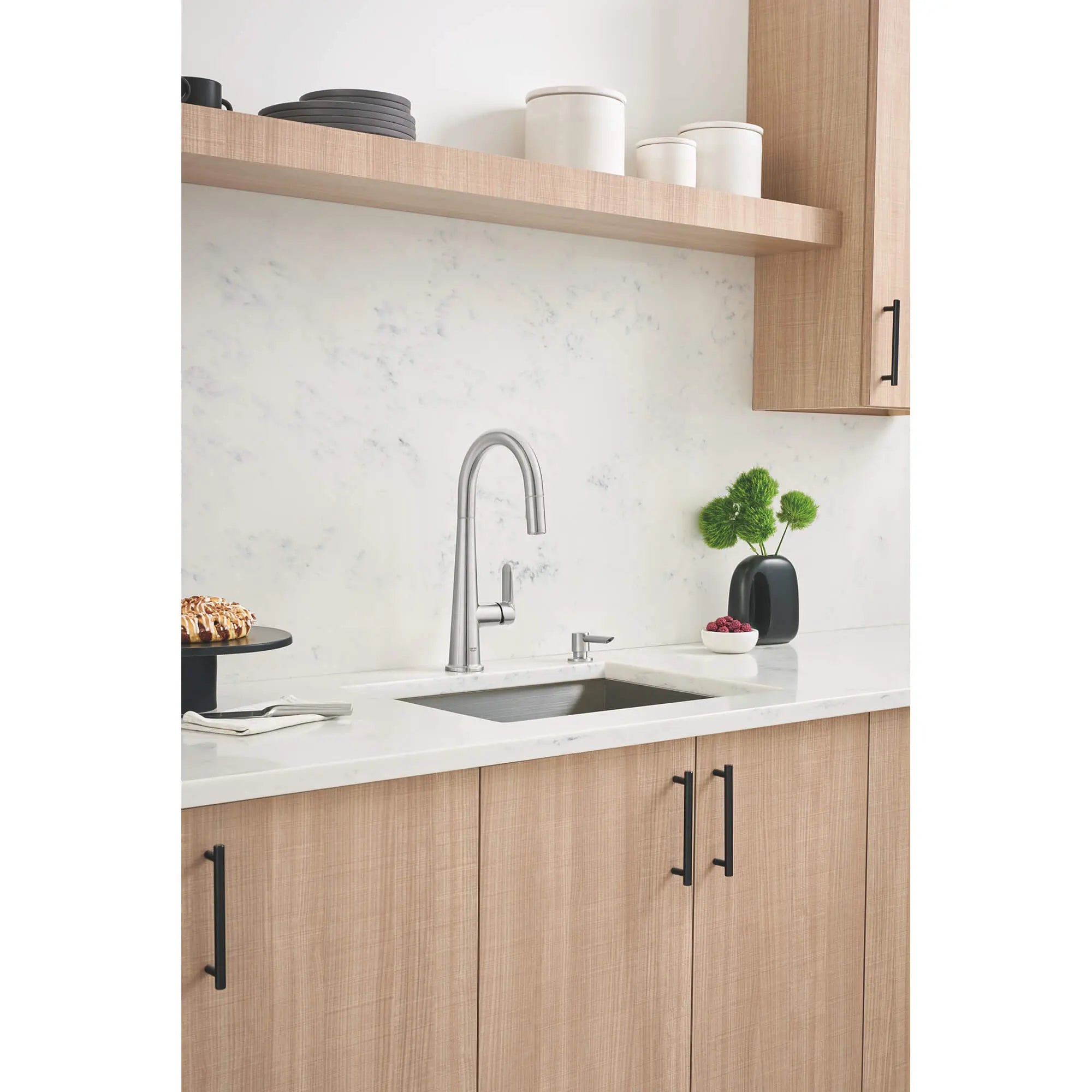 Veletto Single-handle Pull-down Kitchen Faucet // SUPERSTEEL INFINITYFINISH // 1558_30366dc0-single-handle-pull-down-kitchen-faucet-enviro-2_0_CDNwebp.webp