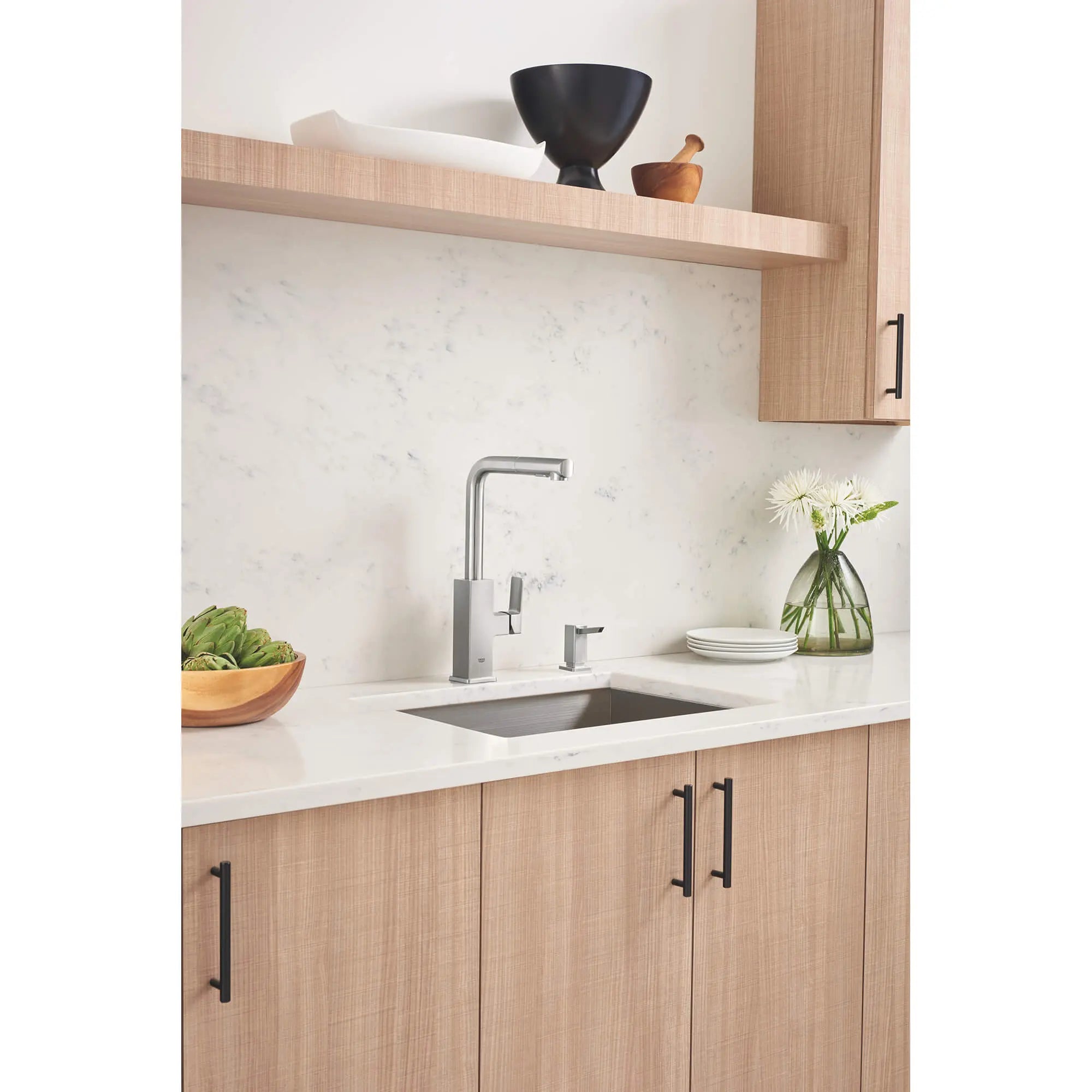 Tallinn Pull-Out Faucet // SUPERSTEEL INFINITYFINISH // 1577_30367dc0-single-handle-pull-out-kitchen-faucet-enviro-3_0_CDNwebp.webp