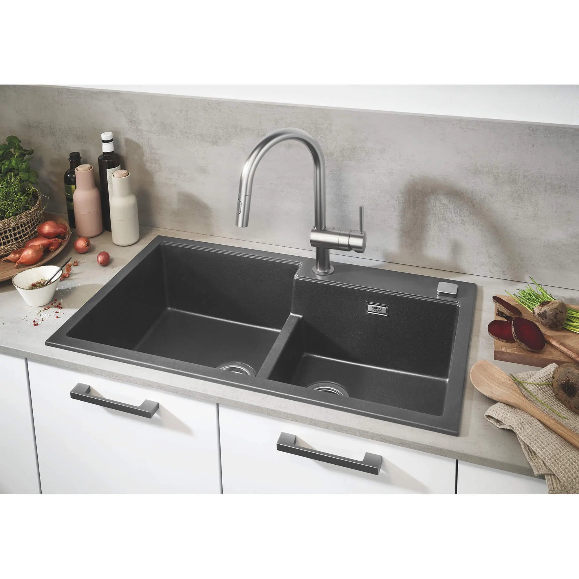 Single-Handle Pull Down Kitchen Faucet Dual Spray 6.6 L/min (1.75 gpm) // SUPERSTEEL INFINITYFINISH // 1607_31378dc3-single-handle-kitchen-faucet-enviro-1_0_CDNwebp.webp