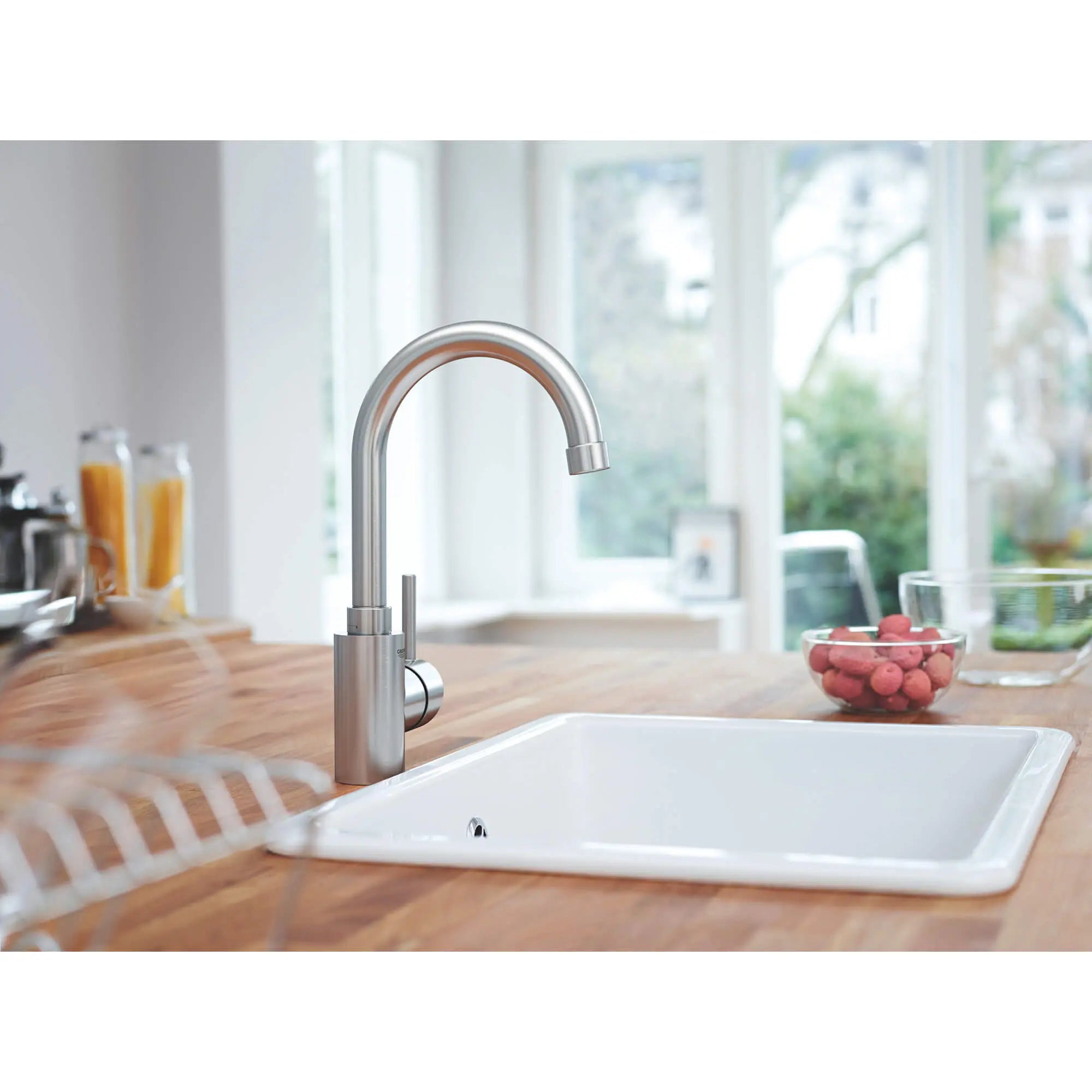 Single-Handle Pull Down Dual Spray Bar Faucet 5.7 L/min (1.5 gpm) // SUPERSTEEL INFINITYFINISH // 1613_31518dc0-single-handle-kitchen-faucet-enviro-1_0_CDNwebp.webp