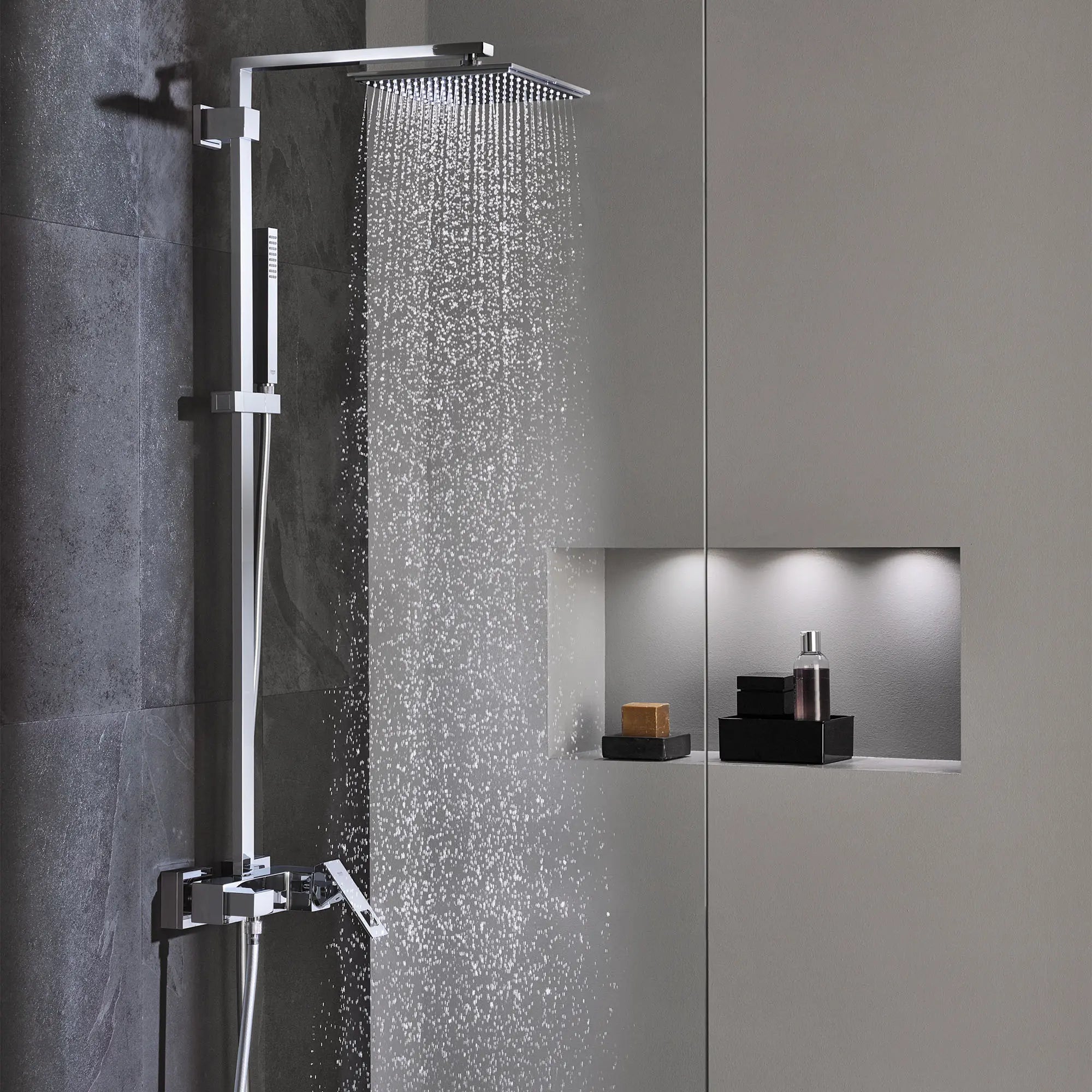 230  Ceiling Shower Head, 9" - 1 Spray, 1.75 gpm // GROHE STARLIGHT CHROME // 161974_Allure_EnvironmentCloseUp_26470000_0001_Jun2023_0_CDNwebp.webp