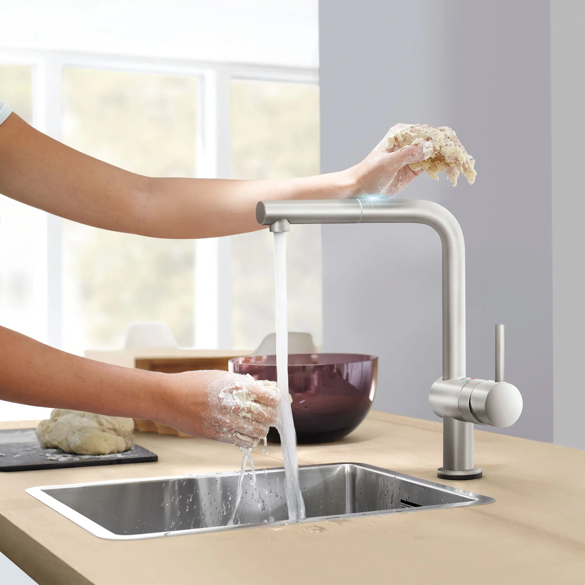 Single-Handle Pull-Out Kitchen Faucet Dual Spray 6.6 L/min (1.75 gpm) // SUPERSTEEL INFINITYFINISH // 162053_L-30300DC0_0_CDNwebp.webp