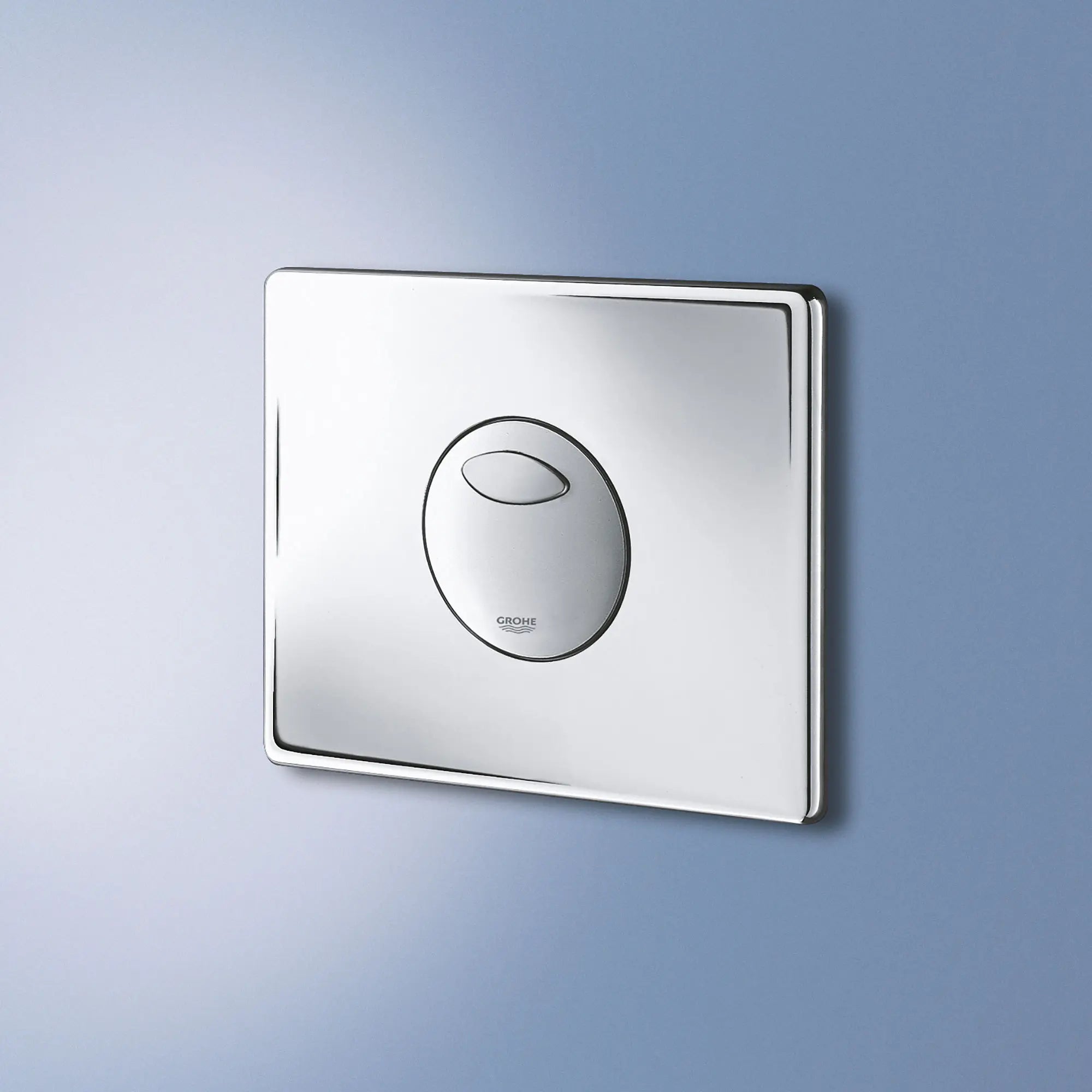 Wall Plate // GROHE STARLIGHT CHROME // 163232_38862000-Skate-Actuation-Plate-StarLight-Chrome-lifestyle-2_0_CDNwebp.webp