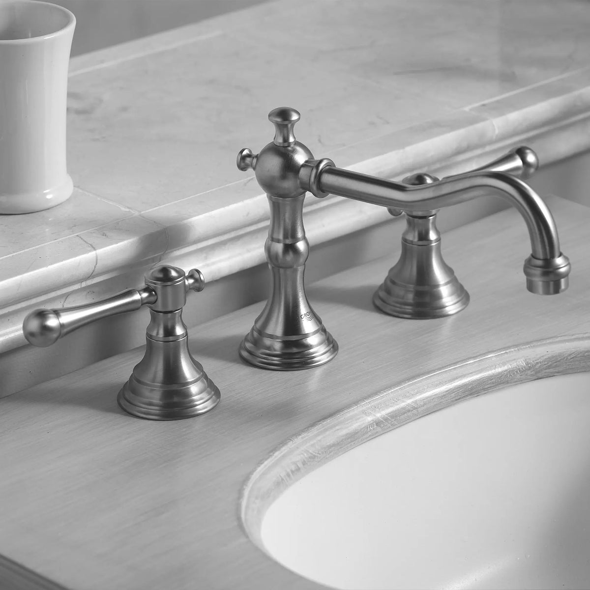 8" Widespread 2-Handle S-Size Bathroom Faucet 5.7 L/min (1.5 gpm) // GROHE STARLIGHT CHROME // 163290_20134000-Bridgeford-8-in-Widespread-2-Handle-3-Hole-Bathroom-Faucet-15-GPM-in-Chrome-Lifestyle_0_CDNwebp.webp