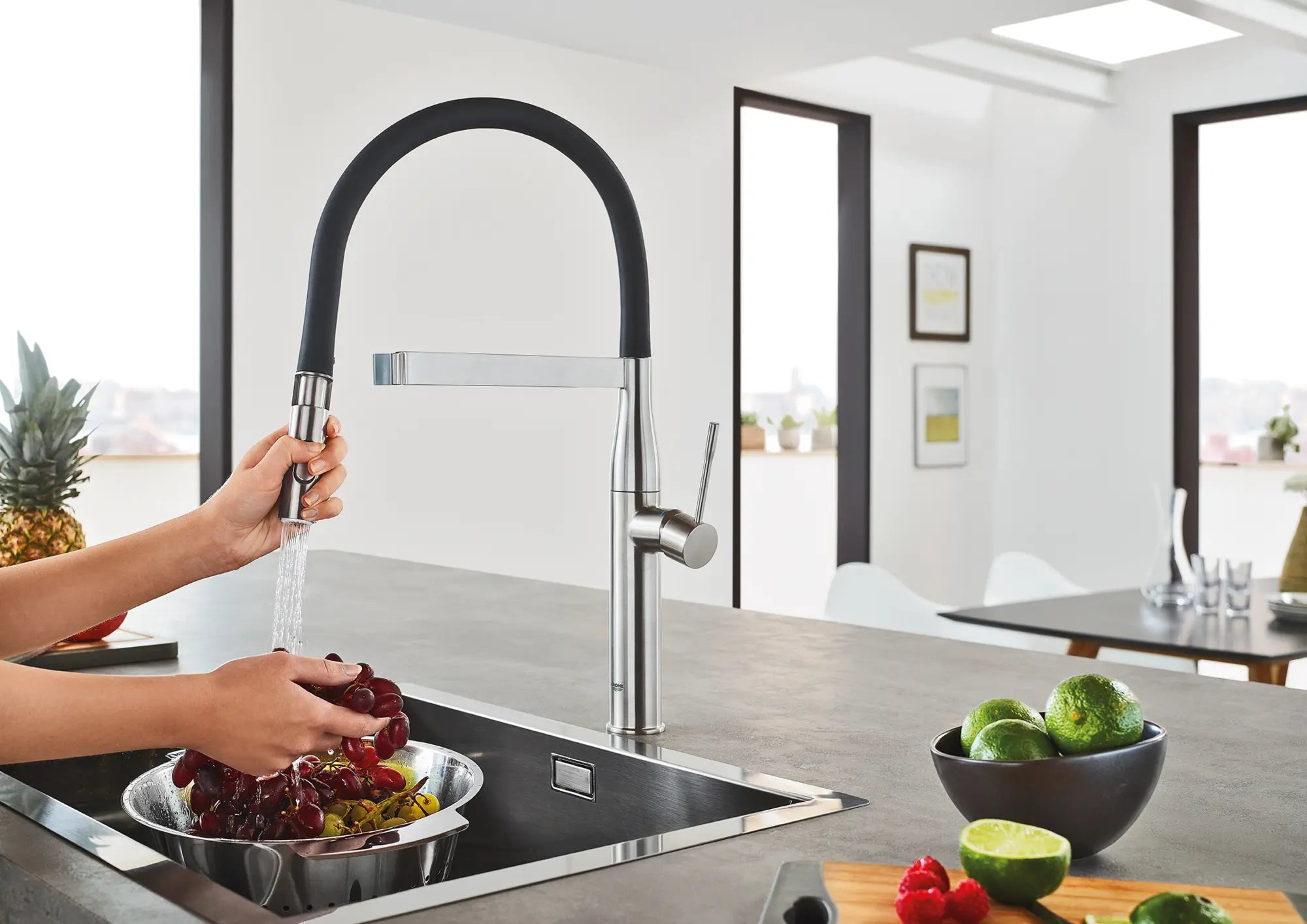 Single-Handle Semi-Pro Dual Spray Kitchen Faucet 6.6 L/min (1.75 gpm) // GROHE STARLIGHT CHROME // 163531_EssenceNew_30295000_22_0_CDNwebp.webp