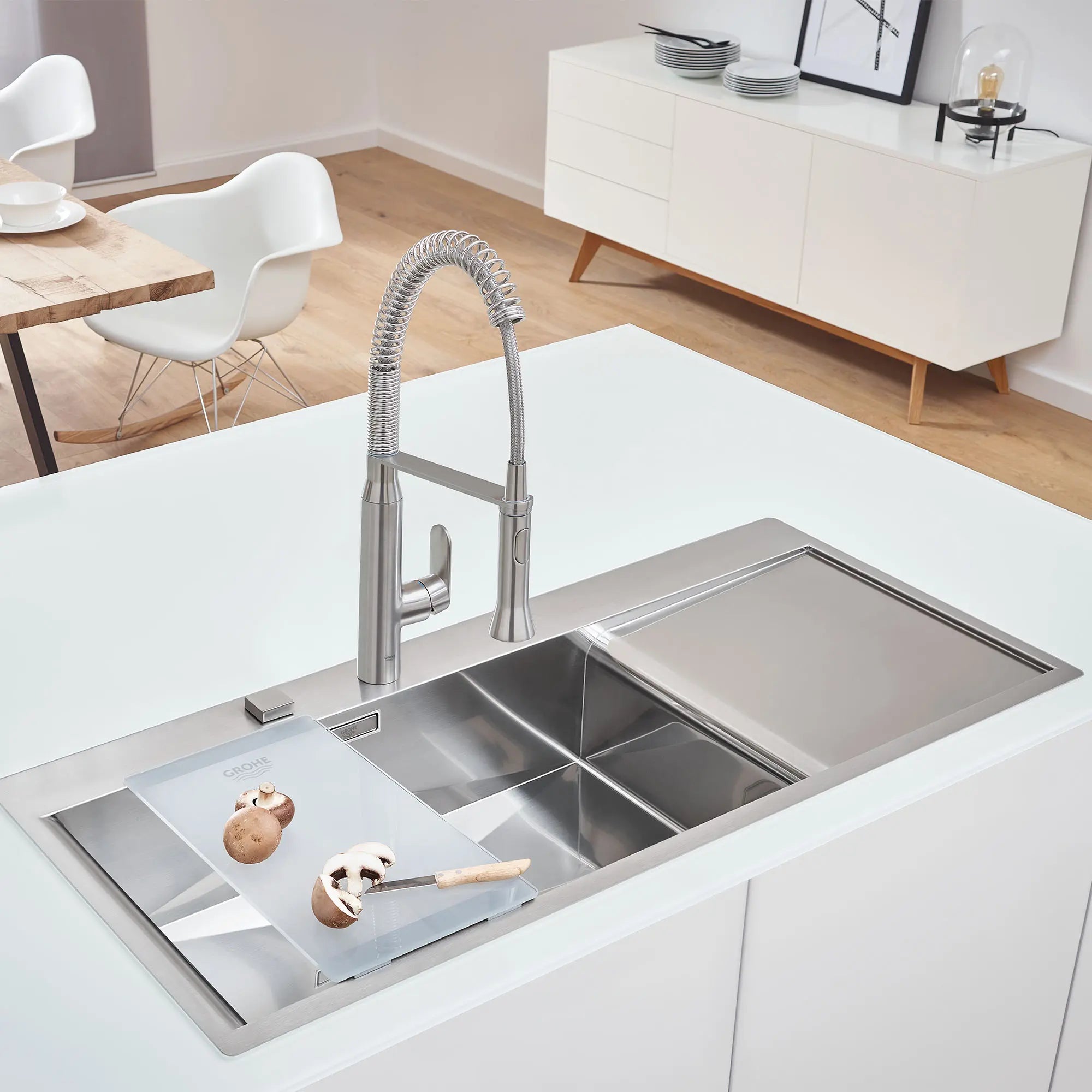K7 Medium Single-Handle Semi-Pro Dual Spray Kitchen Faucet 1.75 GPM (6.6 L/min) // SUPERSTEEL INFINITYFINISH // 163655_B-31380DC0_4_0_CDNwebp.webp
