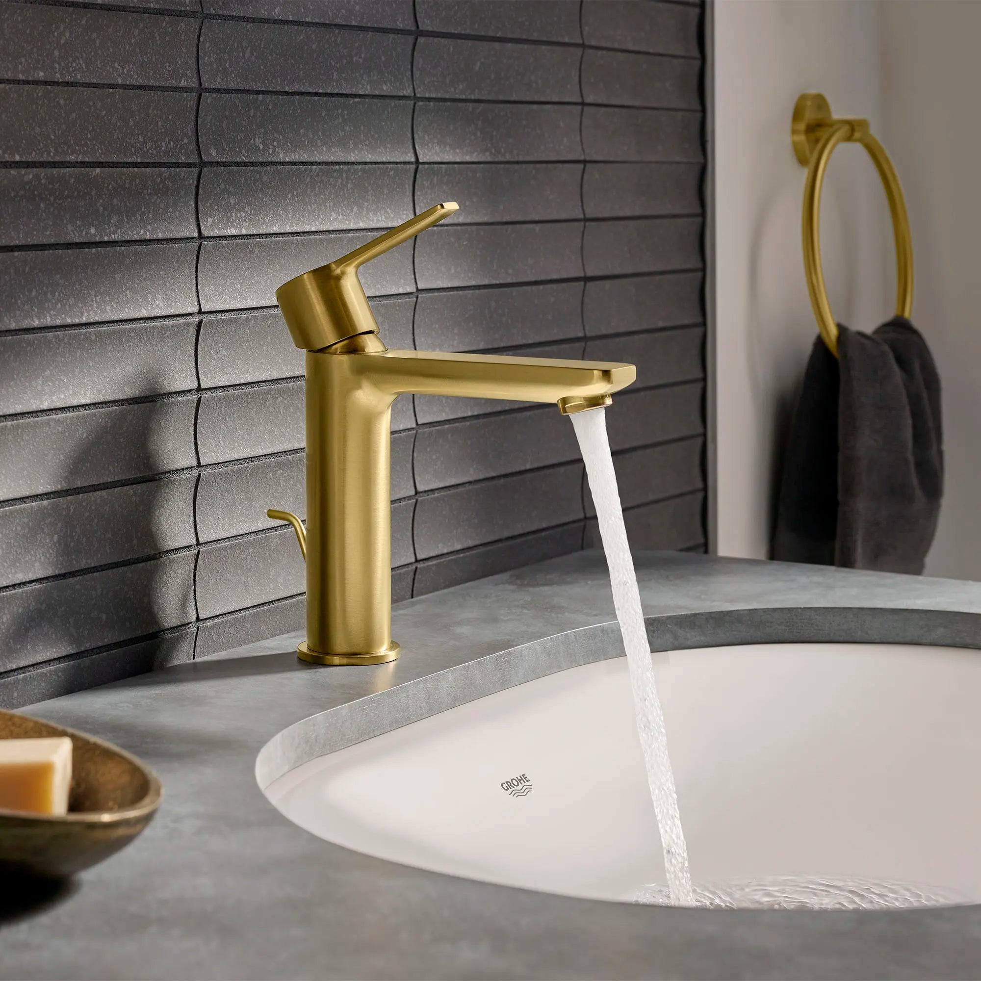 Single Hole Single-Handle S-Size Bathroom Faucet, 1.2 GPM (4.5 L/min) // BRUSHED COOL SUNRISE // 163796_Lineare_EnvironmentCloseUp_23794GNA_0002_May2023_0_CDNwebp_e1c58441-a4a5-43f4-a5ba-cc2c702914ac.webp