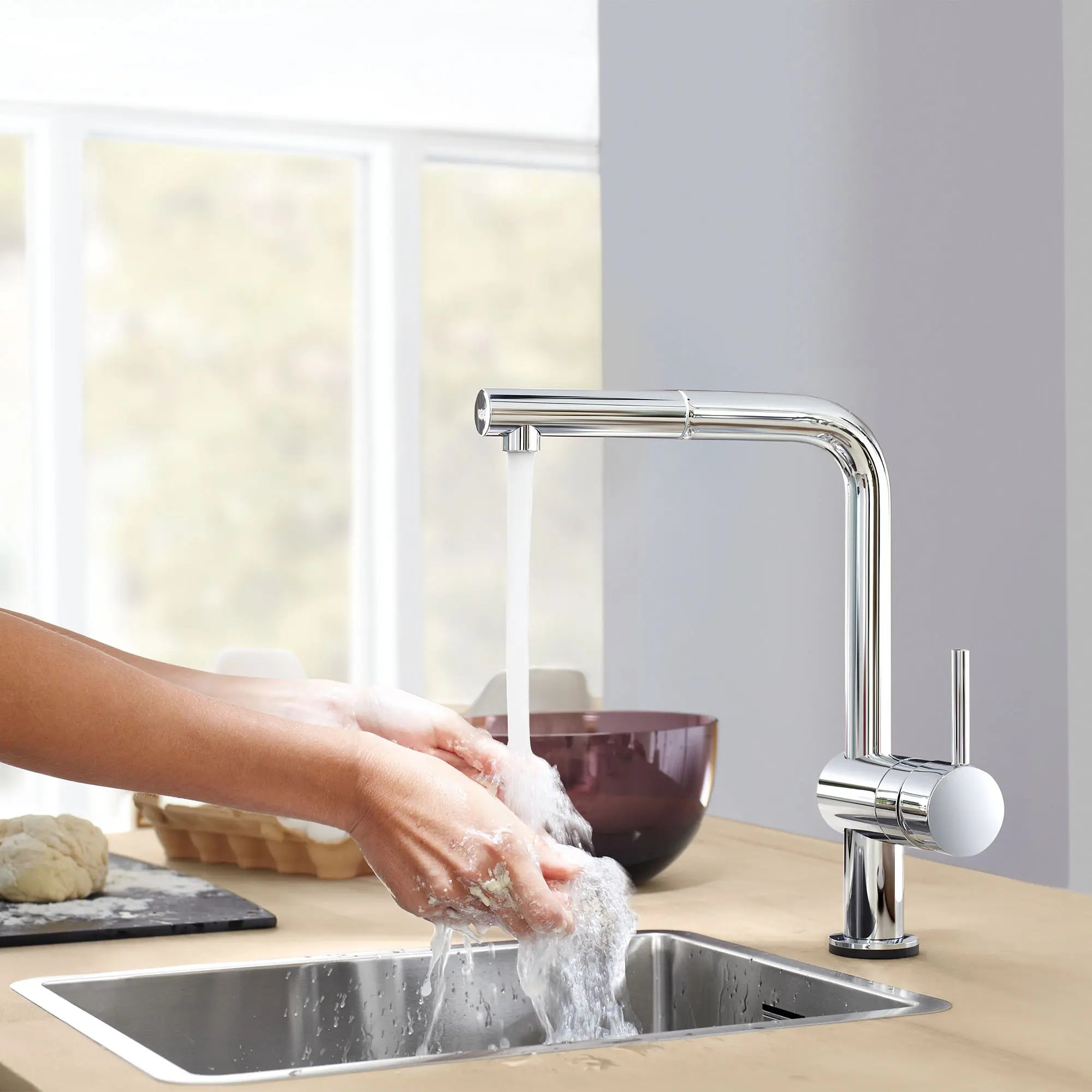 Minta Single-Handle Pull-Out Kitchen Faucet Single Spray 1.75 GPM (6.6 L/min) with Touch Technology // GROHE STARLIGHT CHROME // 163972_L-30218001_6_0_CDNwebp.webp