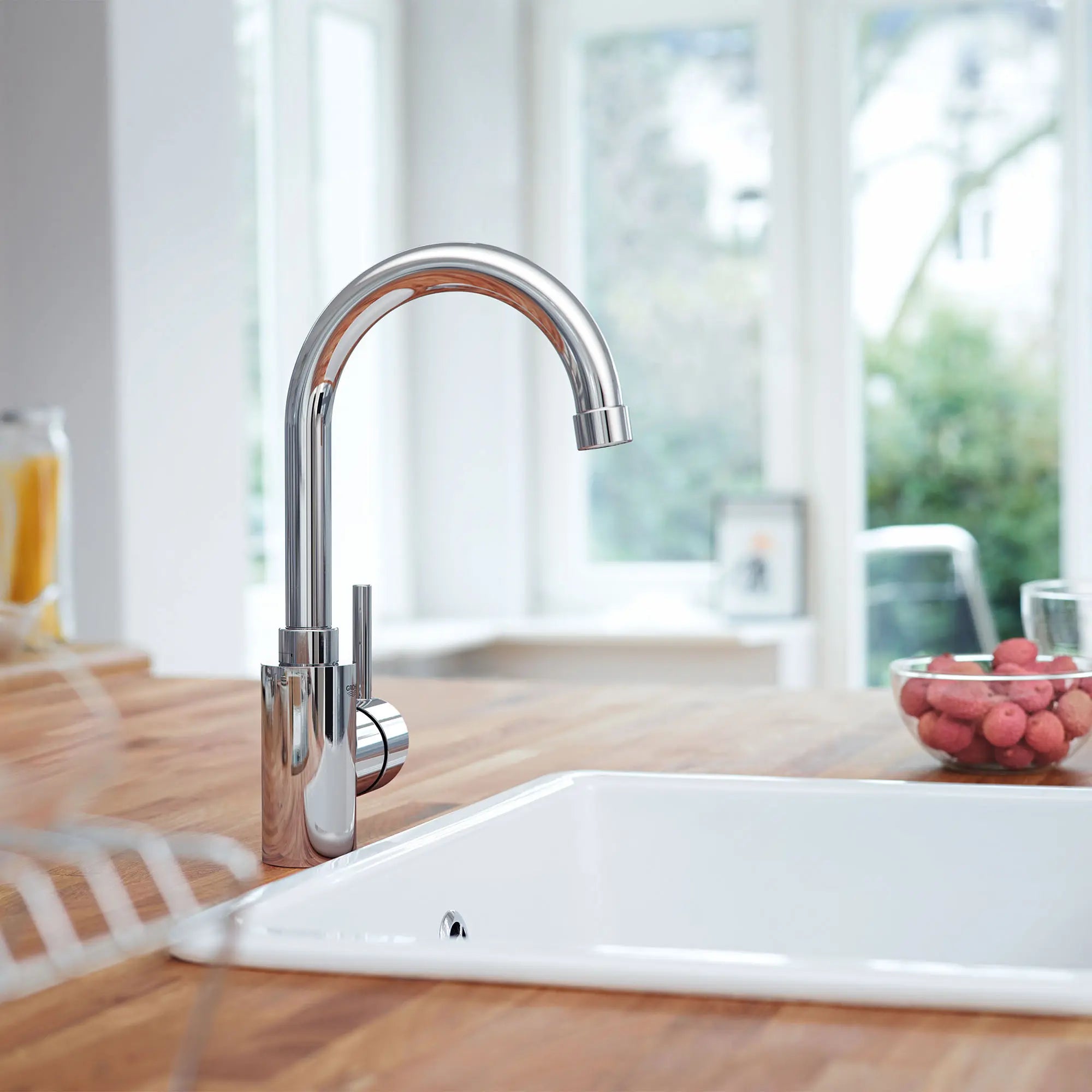 Single-Handle Pull Down Dual Spray Bar Faucet 5.7 L/min (1.5 gpm) // GROHE STARLIGHT CHROME // 164050_31518000_0_CDNwebp.webp