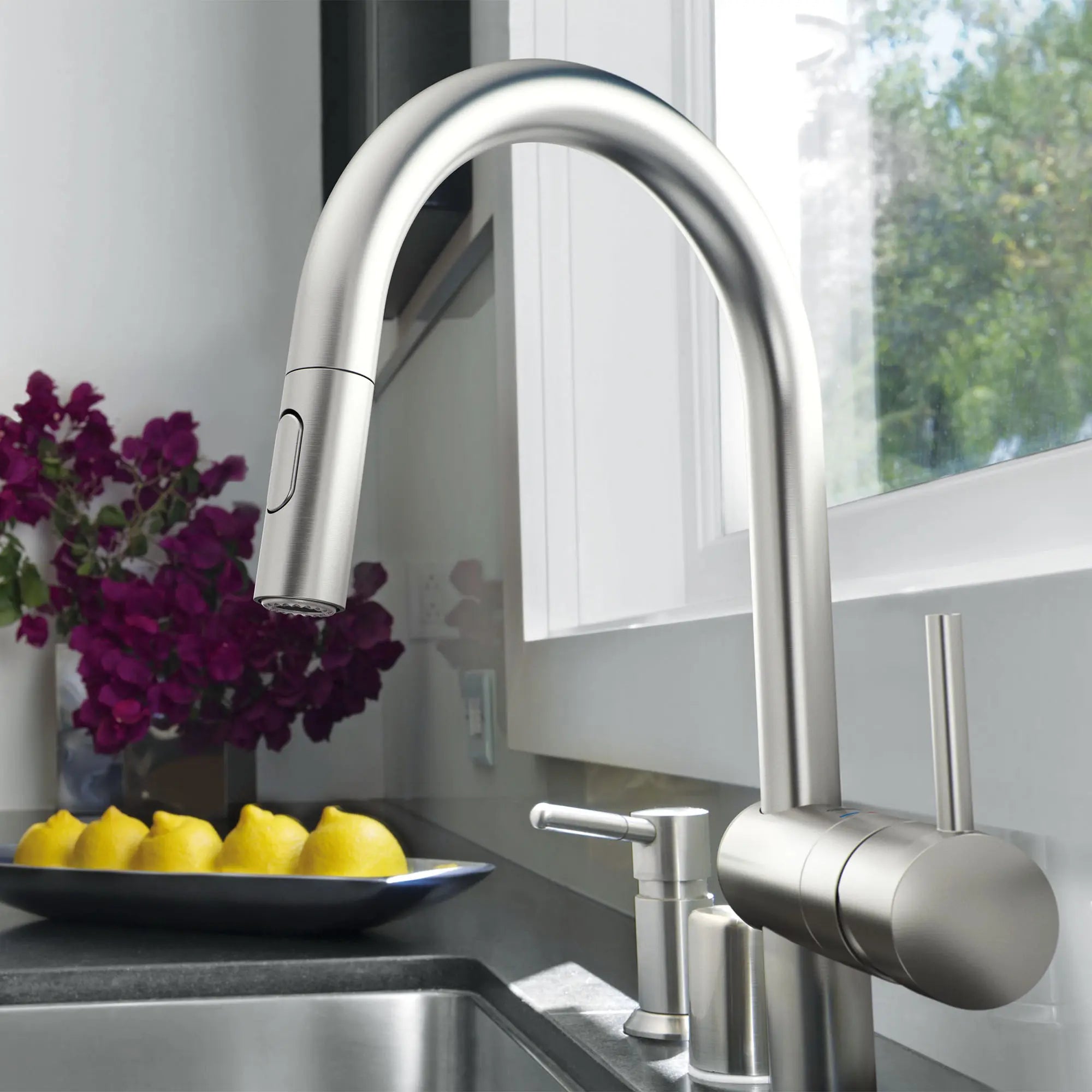 Single-Handle Pull Down Kitchen Faucet Dual Spray 6.6 L/min (1.75 gpm) // SUPERSTEEL INFINITYFINISH // 164146_B-31378DC3_2_0_CDNwebp.webp