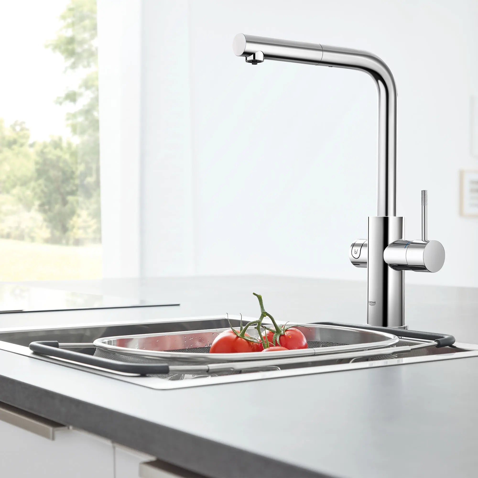 GROHE Blue Single-Handle Pull-Out Kitchen Faucet Single Spray 1.75 GPM (6.6 L/min) with Chilled & Sparkling Water // GROHE STARLIGHT CHROME // 164273_B-31608002_14_0_CDNwebp.webp