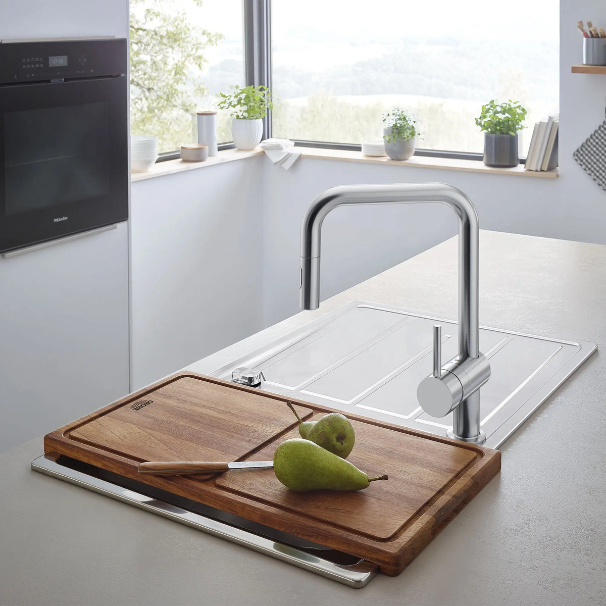 Single-Handle Pull Down Kitchen Faucet Dual Spray 6.6 L/min (1.75 gpm) Single-Handle Pull Down Kitchen Faucet Dual Spray 6.6 L/min (1.75 gpm)