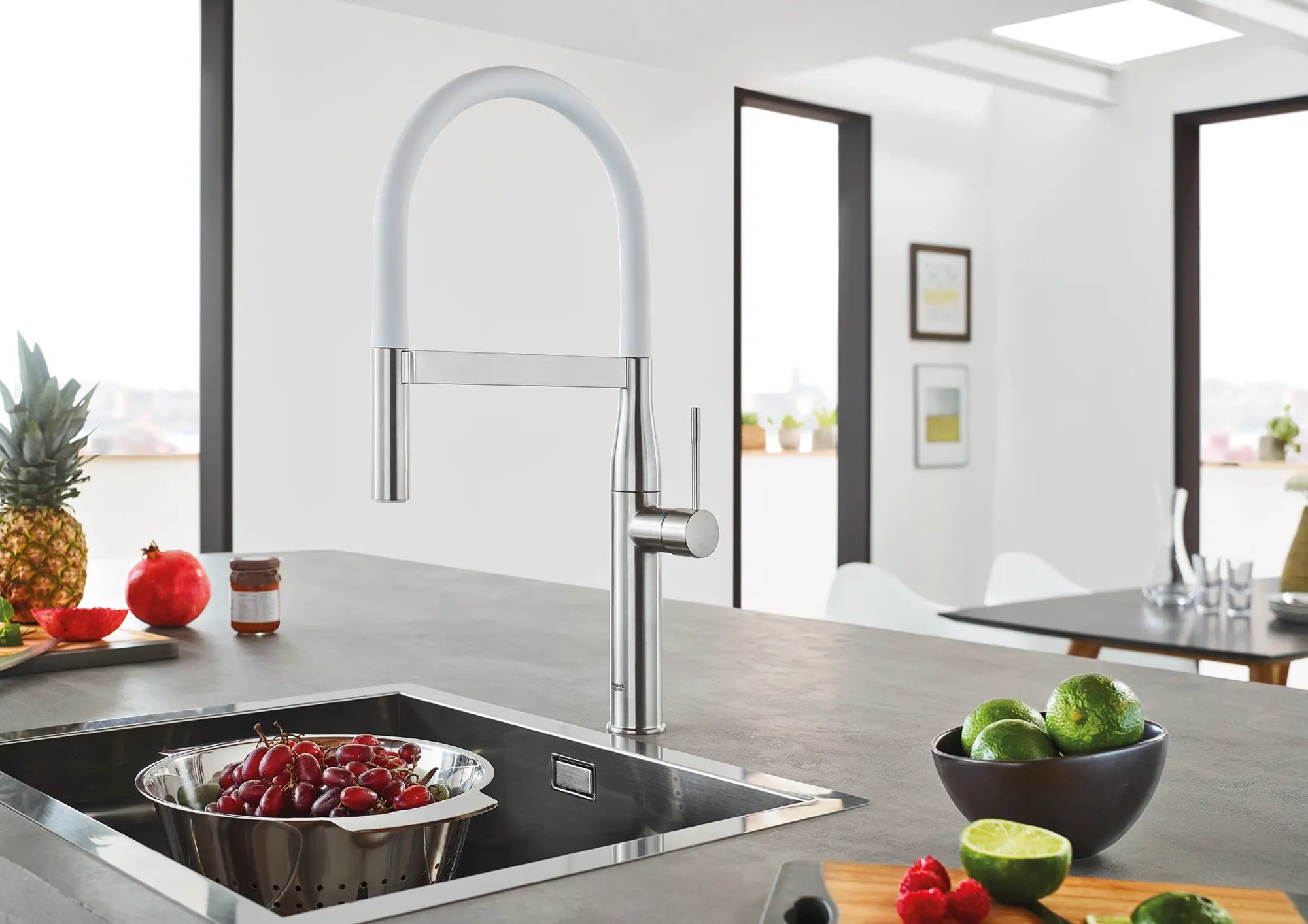 Single-Handle Semi-Pro Dual Spray Kitchen Faucet 6.6 L/min (1.75 gpm) // SUPERSTEEL INFINITYFINISH // 164879_B-30295DC0_White_0_CDNwebp.webp