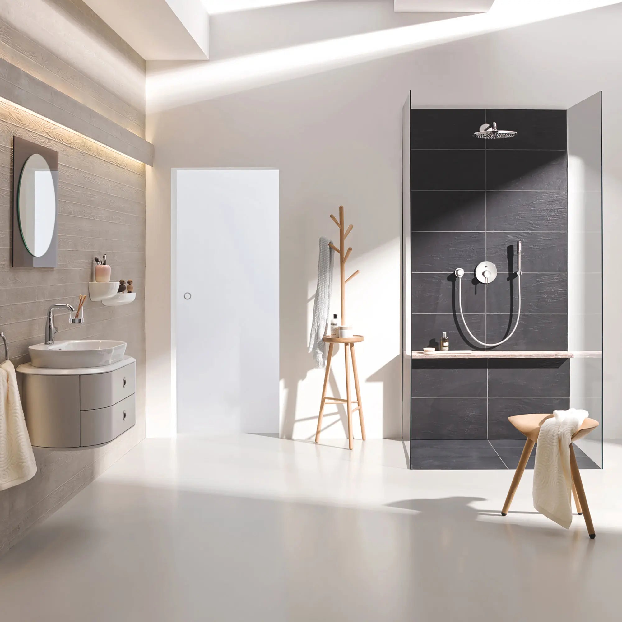 310 Shower Head, 12" - 1 Spray, 2.5 gpm // GROHE STARLIGHT CHROME // 164888_27478000-Rainshower-Cosmopolitan-310-1-Spray-Showerhead-Starlight-Chrome-Beauty-2_0_CDNwebp.webp