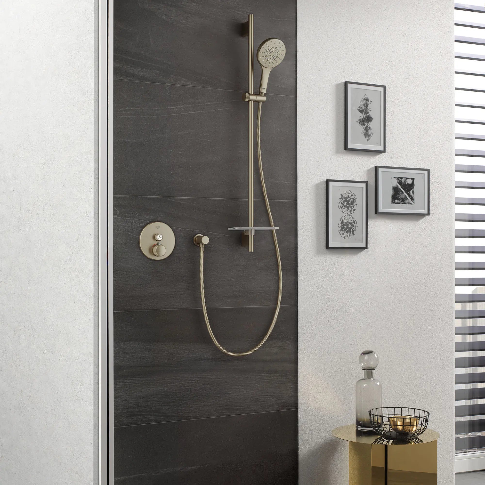 Single Function Thermostatic Valve Trim // BRUSHED NICKEL INFINITYFINISH // 165660_SmartActive_EnvironmentCloseUp_26547EN0_29136EN0_0001_Jul2023_0_CDNwebp.webp