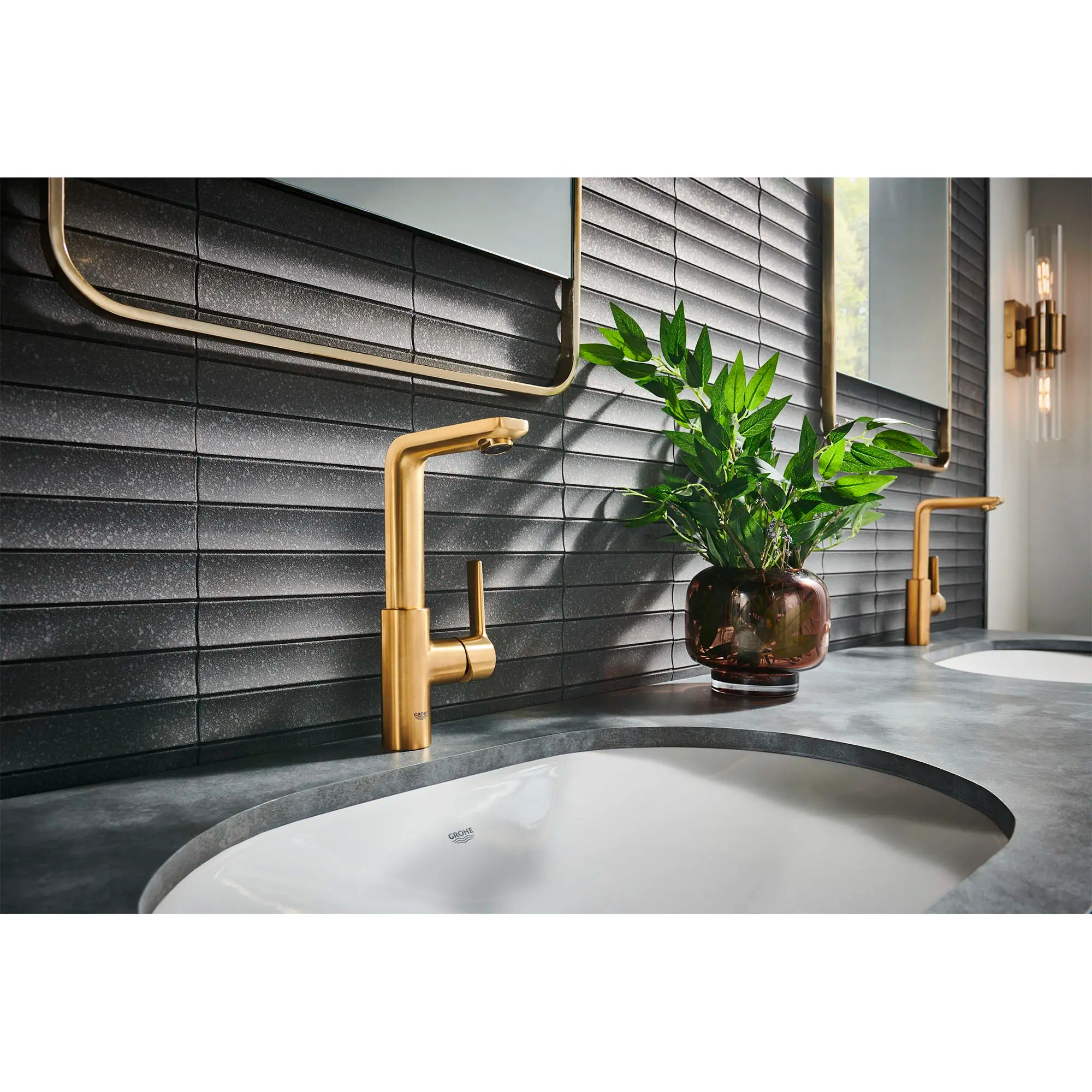 Single Hole Single-Handle L-Size Bathroom Faucet, 1.2 GPM (4.5 L/min) // BRUSHED COOL SUNRISE // 165871_Lineare_EnvironmentCloseUp_23825GNA_0002_Aug2023_0_CDNwebp.webp