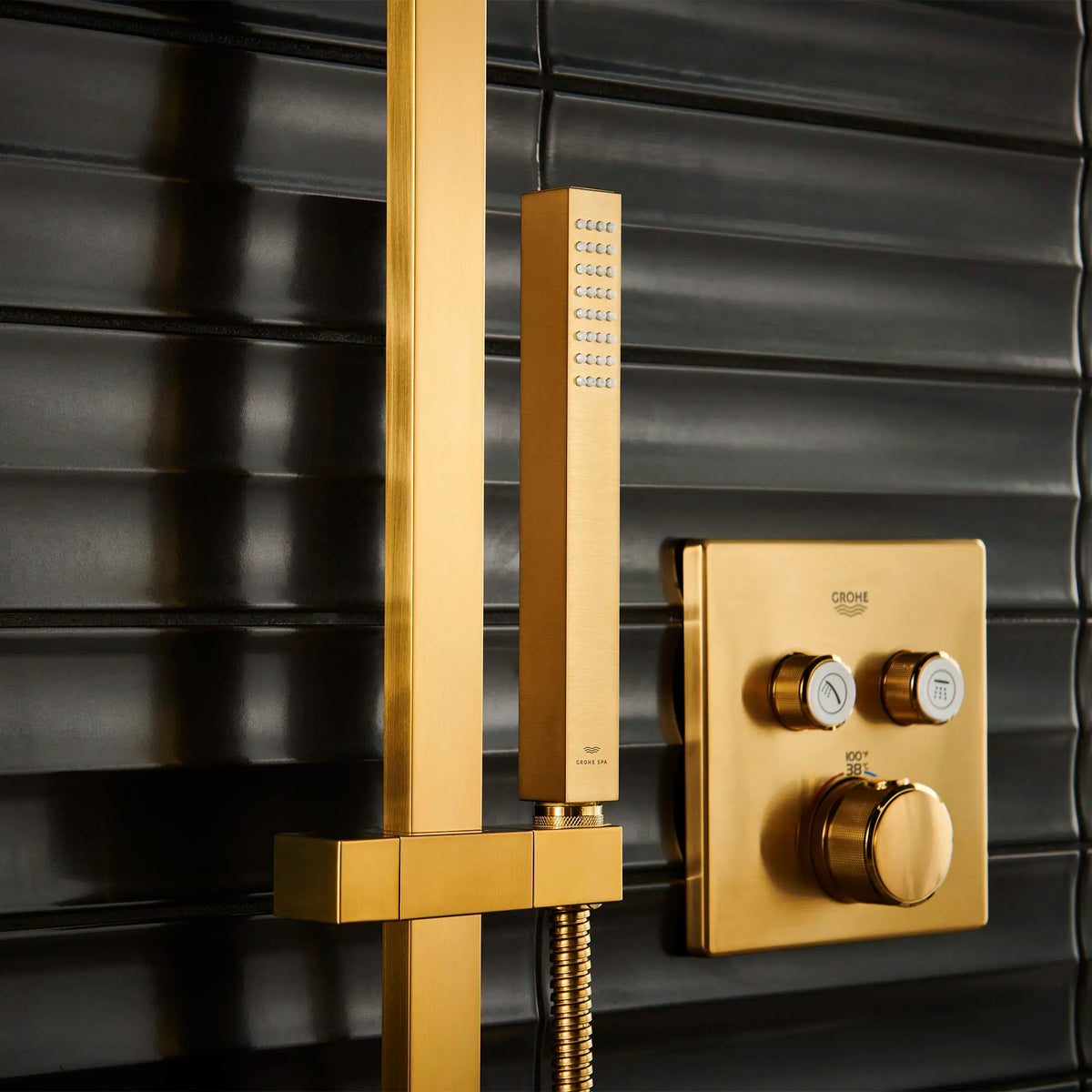Stick Hand Shower - 1 Spray // BRUSHED COOL SUNRISE // 165883_Grohtherm_EnvironmentCloseUp_26867GN0_29141GN0_0001_Aug2023_0_CDNwebp_f5f83af6-6084-4c4a-9794-2db37e2651a6.webp