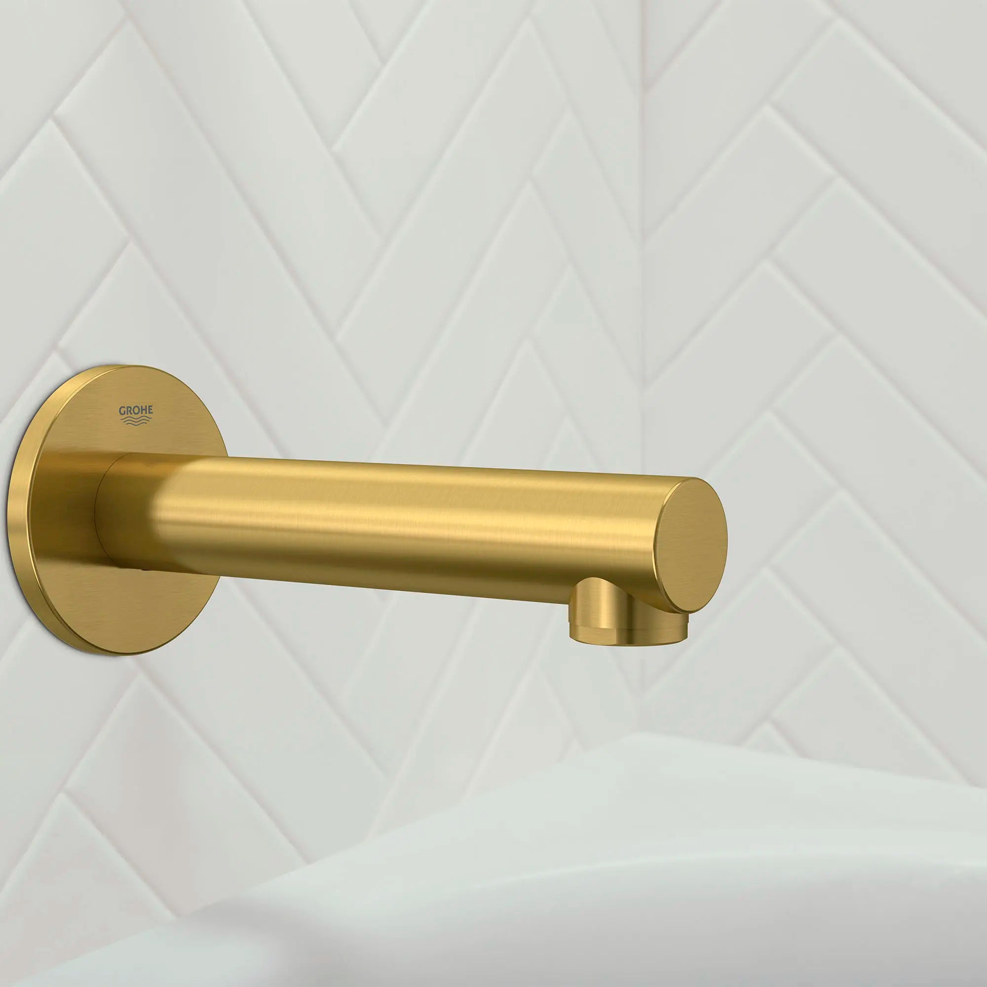 Tub Spout // BRUSHED COOL SUNRISE // 176793_Concetto_EnvironmentCloseUp_13274GN1_0001_Aug2023_0_CDNwebp.webp