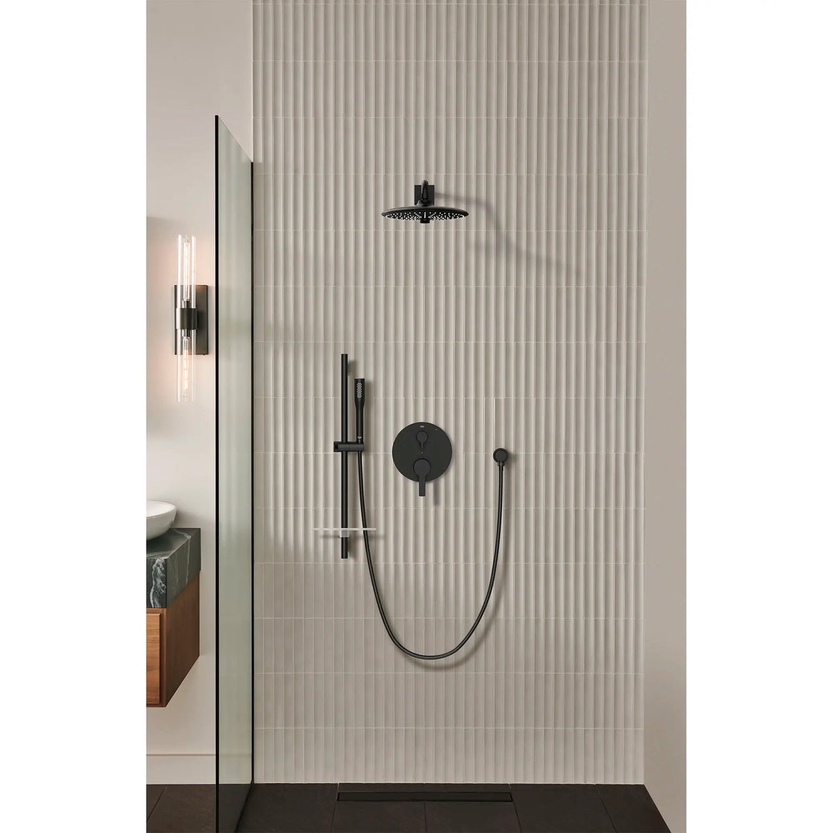 LINEARE PRESSURE BALANCE VALVE TRIM WITH 2-WAY DIVERTER WITH CARTRIDGE // MATTE BLACK // 177116_Euphoria_EnvironmentCloseUp_294212430_264562430_264662430_266022430_0001_Sept2023_0_CDNwebp_3bbd8e95-c55d-4a95-a717-3aafac8f5aae.webp