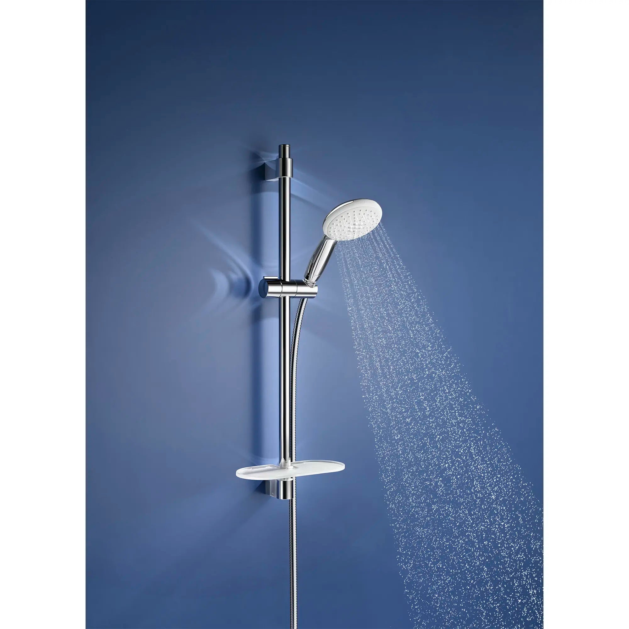 Tempesta Round 110 24" Shower Rail Set, 2-Spray, 1.5 GPM (5.7 L/min) // GROHE STARLIGHT CHROME // 181462_Tempesta_EnvironmentCloseUp_26770001_26077002_0001_Sept2023_0_CDNwebp.webp