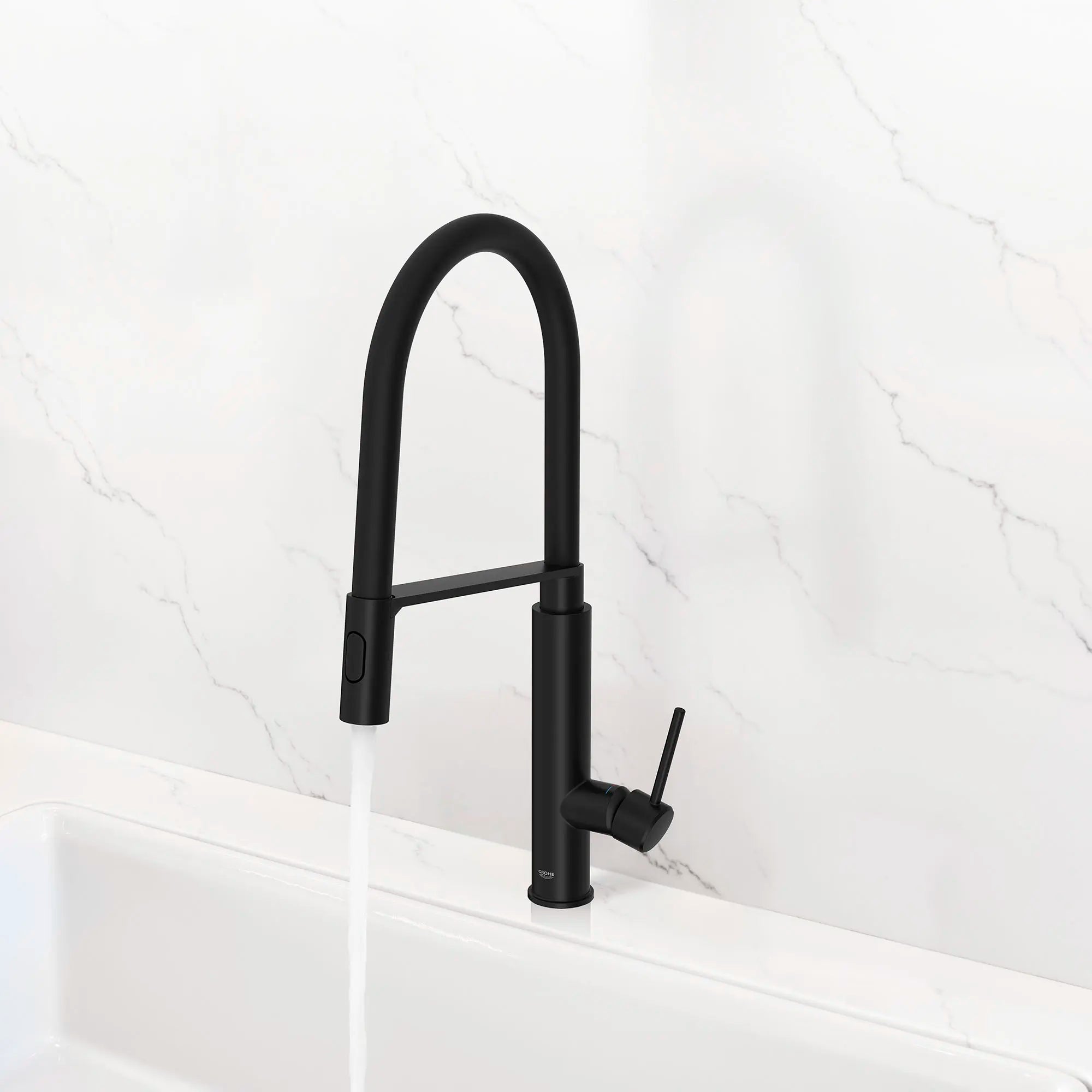 Single-Handle Semi-Pro Dual Spray Kitchen Faucet 6.6 L/min (1.75 gpm) // MATTE BLACK // 185626_Concetto_EnvironmentCloseup_314922430_0002_Sept2023_0_CDNwebp.webp