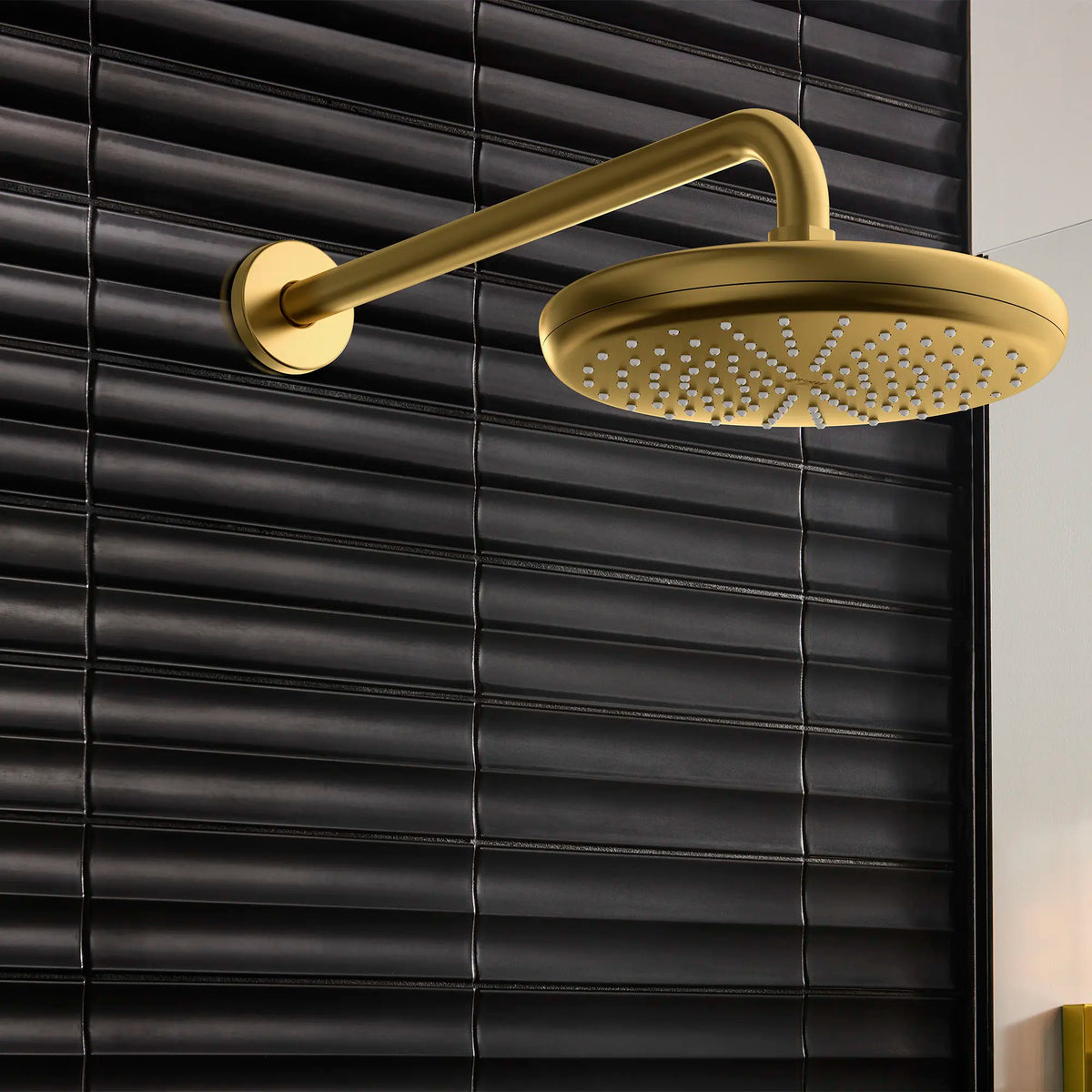 210 Shower Head, 8" - 1 Spray, 6.6 L/min (1.75 gpm) // BRUSHED COOL SUNRISE // 186492_Tempesta_EnvironmentCloseUp_26409GN0_28540GN0_0001_Sept2023_0_CDNwebp_6429e4db-b06a-4332-b9bb-7ffb1229d09e.webp