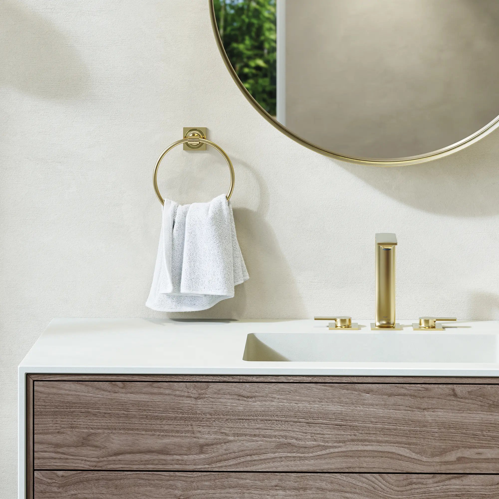 Allure Towel Ring // BRUSHED NICKEL INFINITYFINISH // 186616_Allure_EnvironmentCloseUp_40339EN1_20584EN1_0002_Oct2023_0_CDNwebp.webp