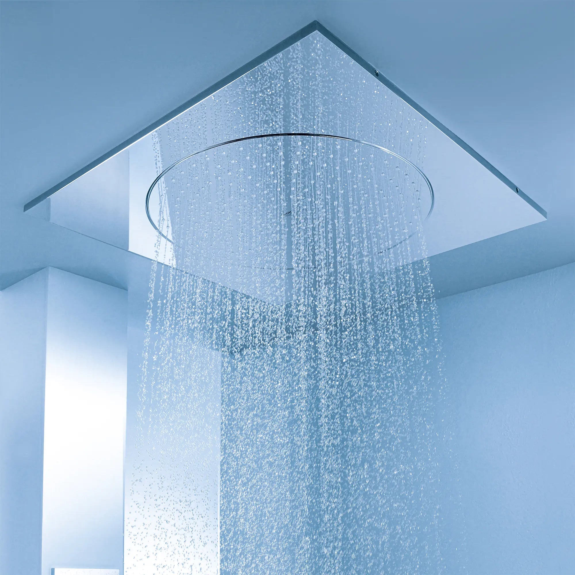 20" Ceiling Shower Head 1 Spray, 1.75 GPM (6.6 L/min) // GROHE STARLIGHT CHROME // 188174_RainshowerAqua_EnvironmentCloseUp_26870000_0001_Oct2023_0_CDNwebp.webp