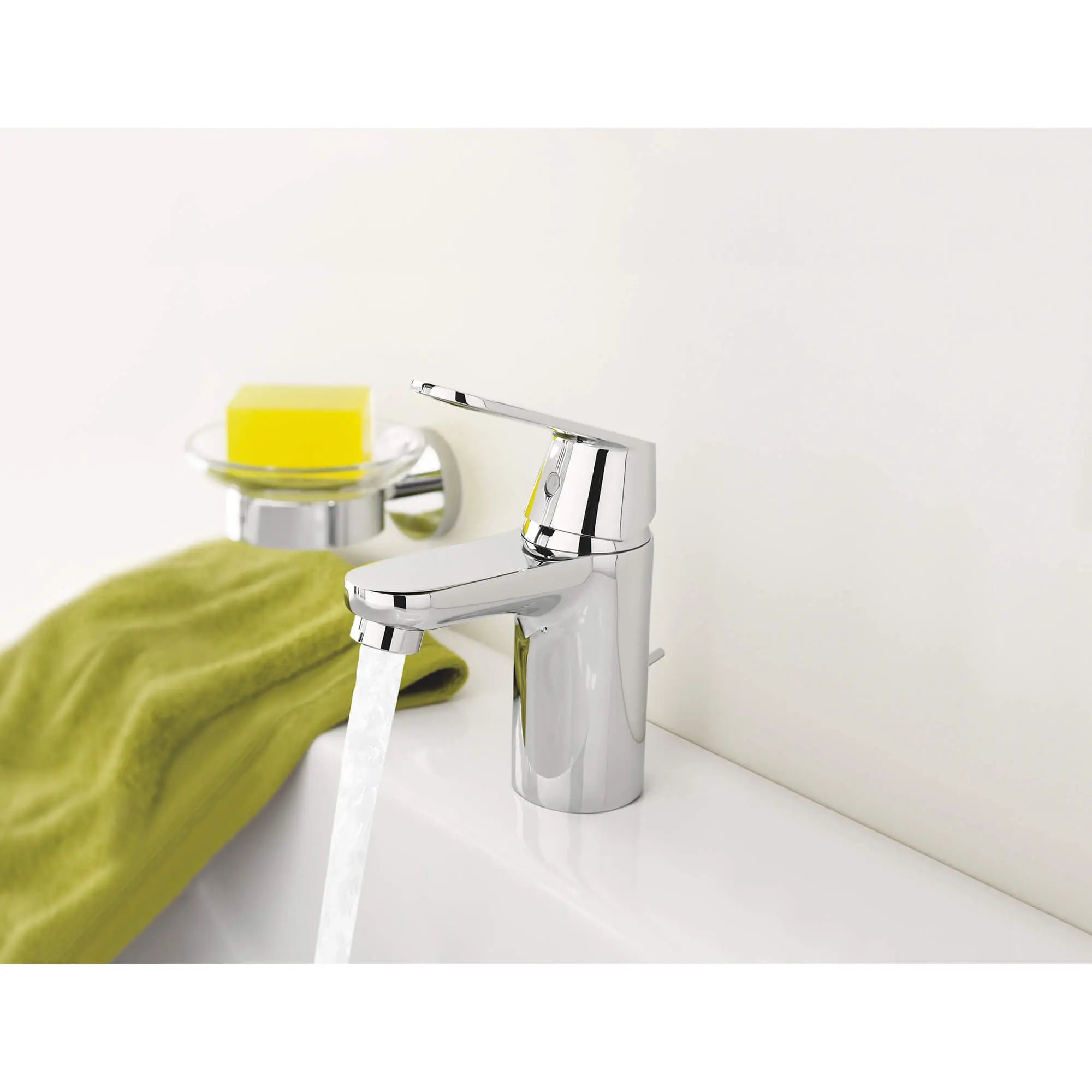 5-in-1 Accessory Set // GROHE STARLIGHT CHROME // 1971_40344001-master-bathroom-accessories-set-5-in-1-enviro-3_0_CDNwebp.webp
