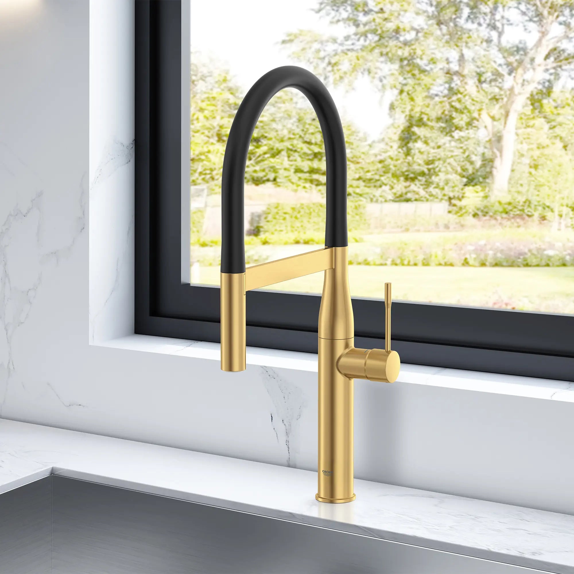 Single-Handle Semi-Pro Dual Spray Kitchen Faucet 6.6 L/min (1.75 gpm) // BRUSHED COOL SUNRISE // 233755_Essence_EnvironmentCloseUp_30295GN0_Nov2023_CDNwebp.webp