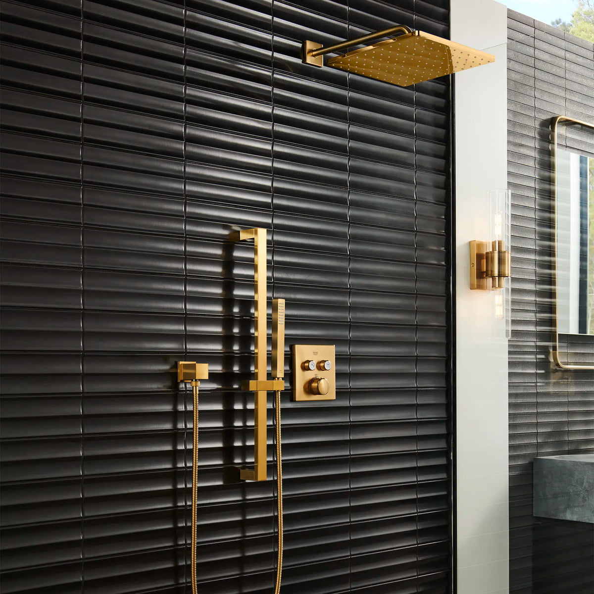 Stick Hand Shower - 1 Spray // BRUSHED COOL SUNRISE // 238210_Rainshower_EnvironmentCloseUp_26570GN0_29141GN0_26867GN0_27892GN0_0002_Aug2023_0_CDNwebp_4b7ddd89-b789-4eef-80c4-99b7e823aa1b.webp