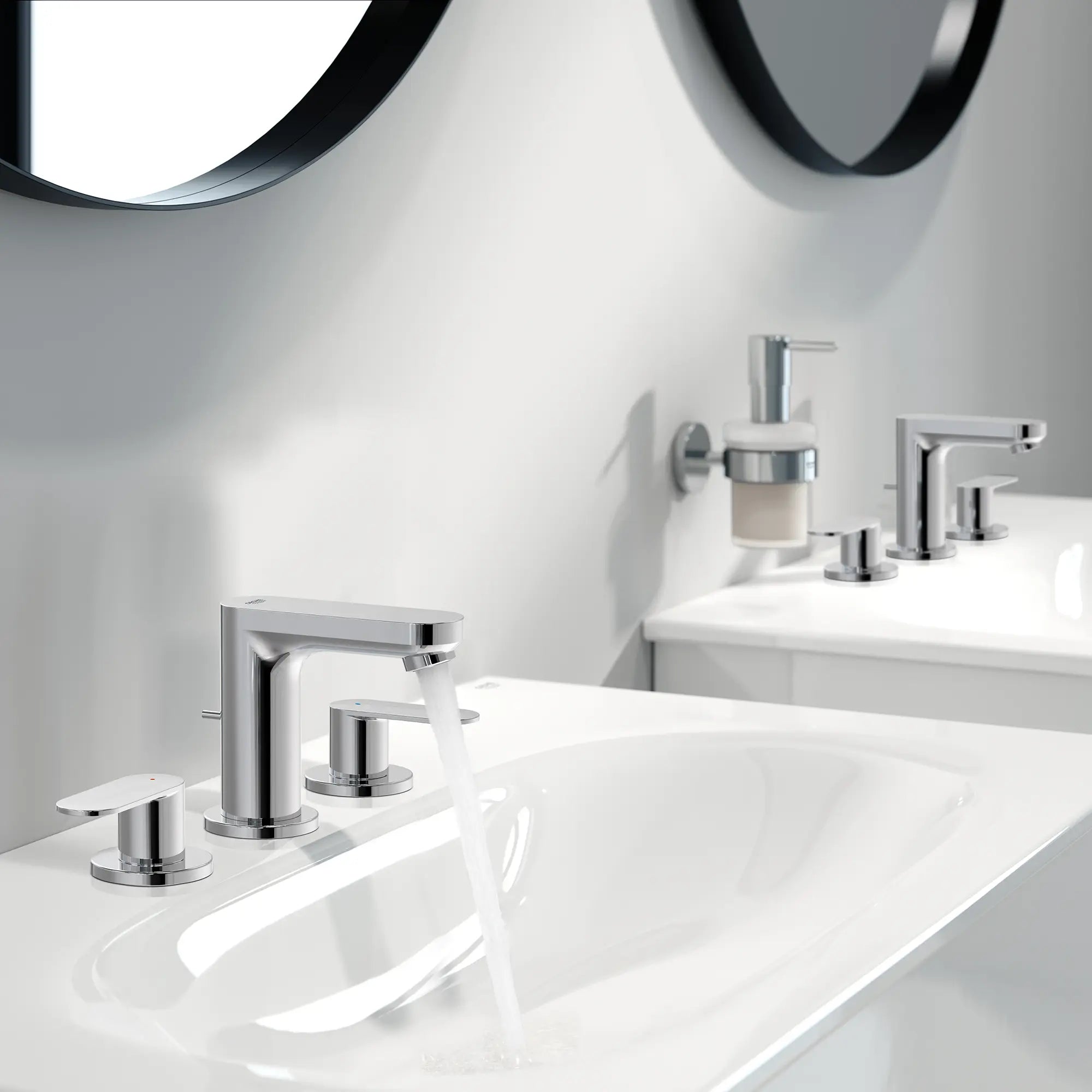 Cosmopolitan 8 in. Widespread 2-Handle Bathroom Faucet - 1.5 GPM // GROHE STARLIGHT CHROME // 239937_Eurosmart_EnvironmentCloseup_20199.000_0004_MARCH2024_CDNwebp.webp