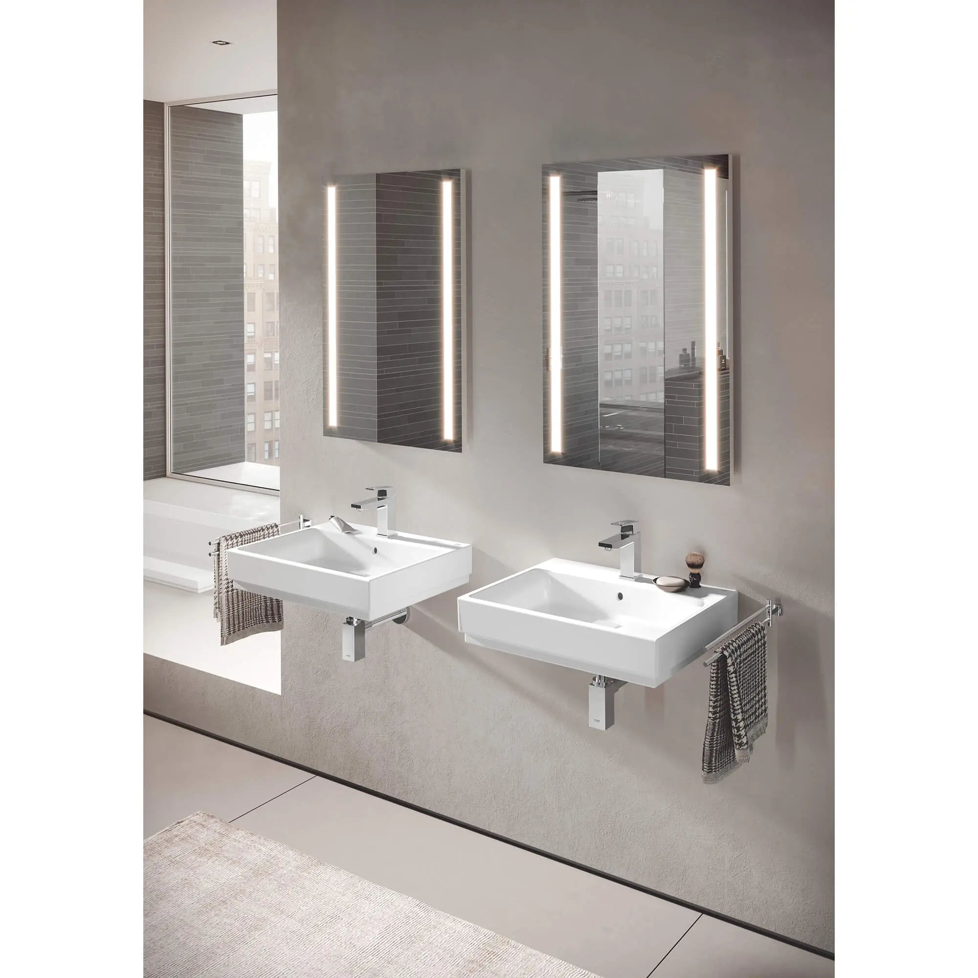 18" Double Towel Bar // GROHE STARLIGHT CHROME // 2399_40624001-towel-bar-enviro-3_0_CDNwebp.webp