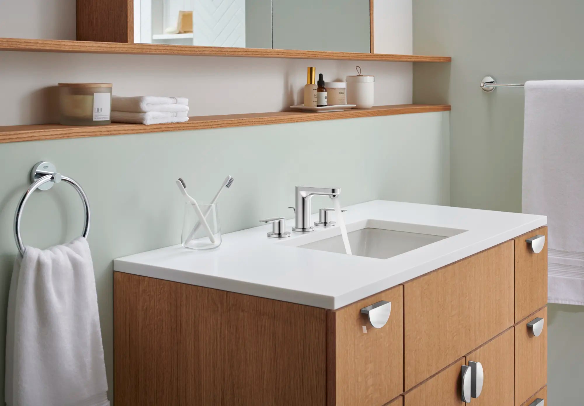 8-inch Widespread 2-Handle S-Size Bathroom Faucet, 1.2 GPM (4.5 L/min) // GROHE STARLIGHT CHROME // 240176_Eurosmart_EnvironmentCloseup_20199.00A_0005_APRIL2024_CDNwebp.webp