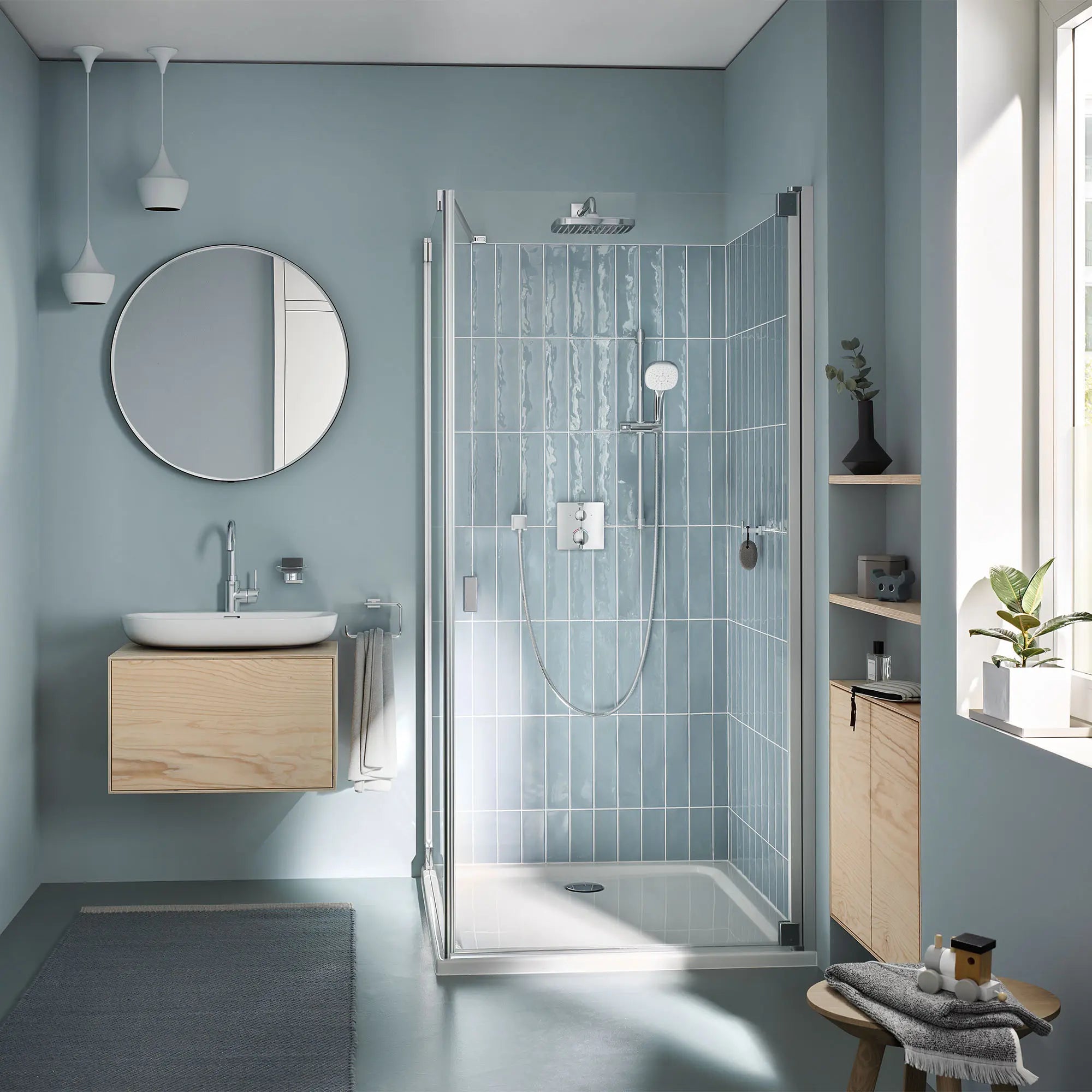 250 Rain Showerhead, 9 7?8" - 1 Spray, 1.75 GPM (6.6 L/min) // GROHE STARLIGHT CHROME // 244230_Tempesta_EnvironmentFull_26906002_0001_Apr2024_CDNwebp.webp