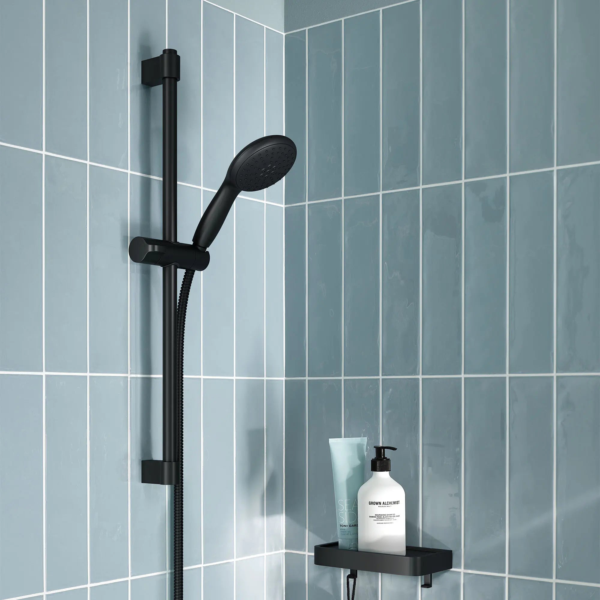 59" Metal Shower Hose // MATTE BLACK // 244244_Tempesta_EnvironmentCloseUp_260472432_0001_Apr2024_CDNwebp.webp