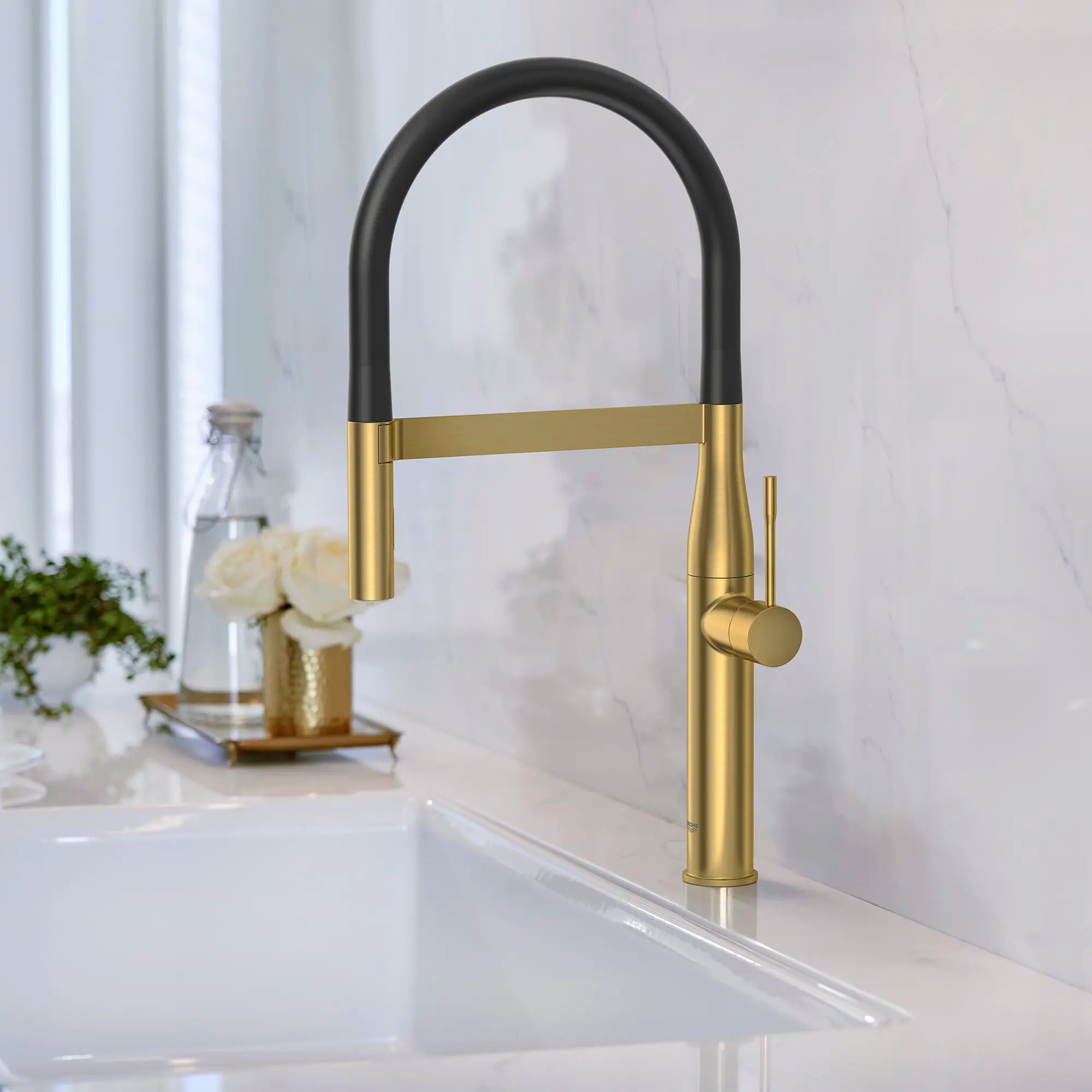 Single-Handle Semi-Pro Dual Spray Kitchen Faucet 6.6 L/min (1.75 gpm) // BRUSHED COOL SUNRISE // 244766_Essence_EnvironmentCloseUp_30295.GN0_0002_APRIL2024_CDNwebp.webp