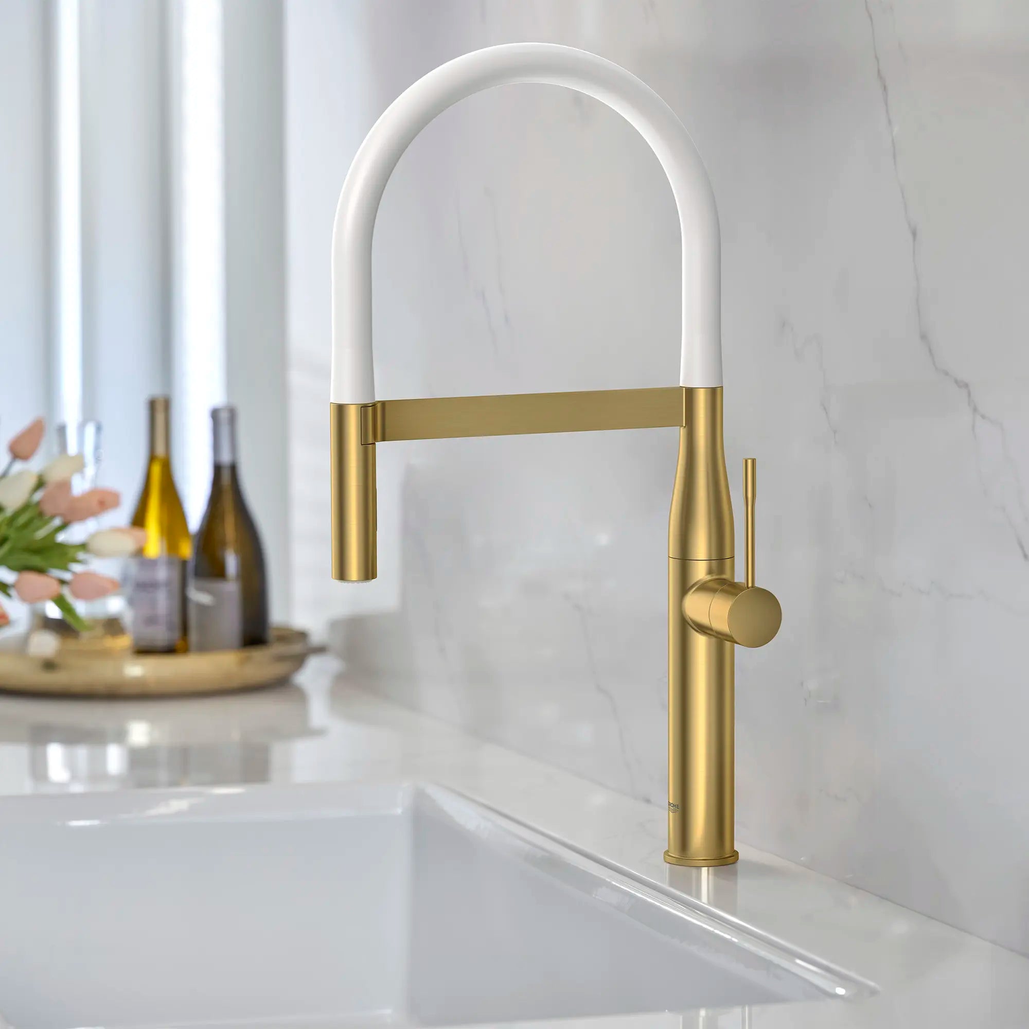 Single-Handle Semi-Pro Dual Spray Kitchen Faucet 6.6 L/min (1.75 gpm) // BRUSHED COOL SUNRISE // 244767_Essence_EnvironmentCloseUp_30295.GN0_0001_APRIL2024_CDNwebp.webp