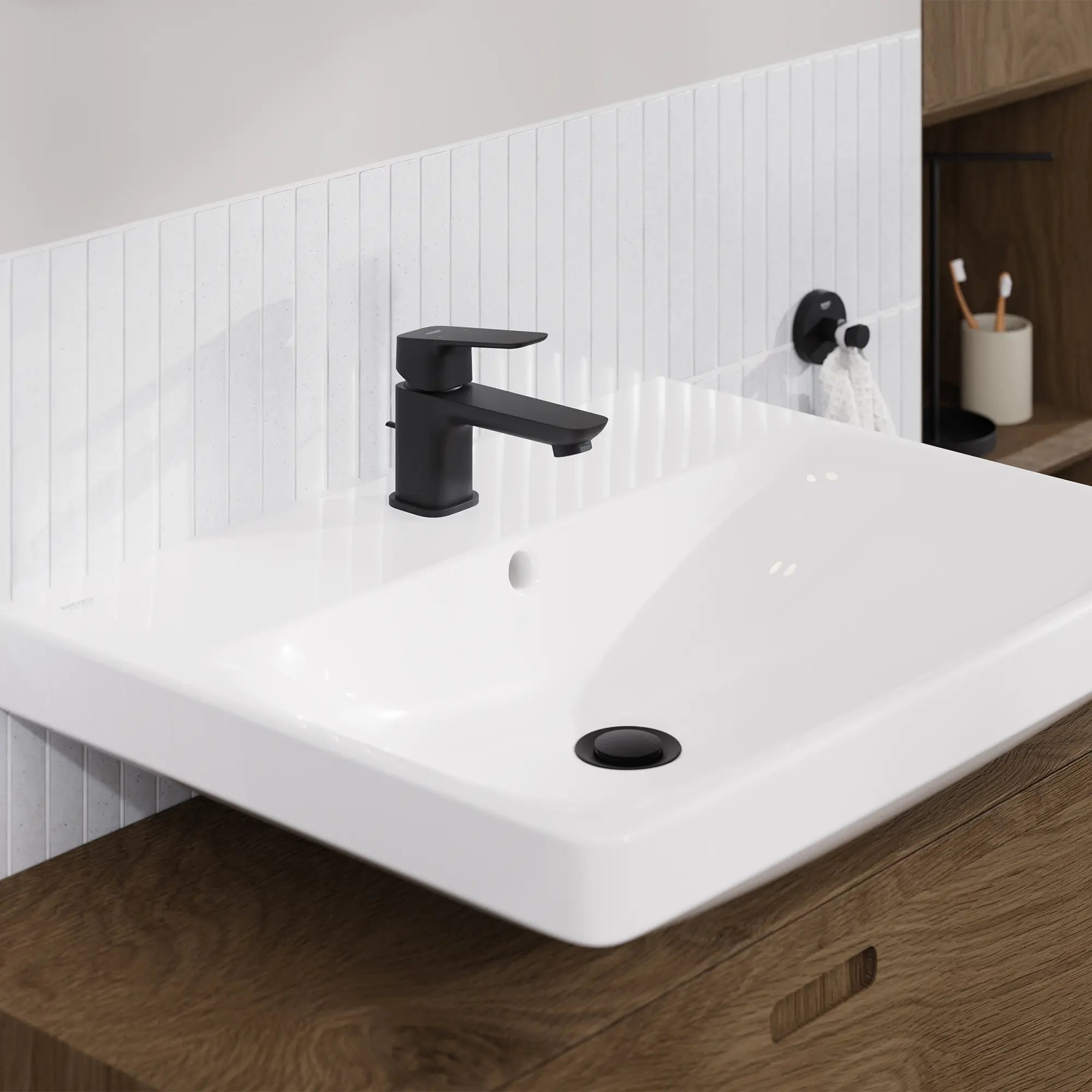 Robinet de salle de bain à orifice et manette uniques Cubeo, taille TP, 4,5 l/min (1,2 gal/min) // NOIR MAT // 270988_Cubeo_EnvironmentCloseUp_1018972430_0005_JANUARY2025_0_CDNwebp.webp