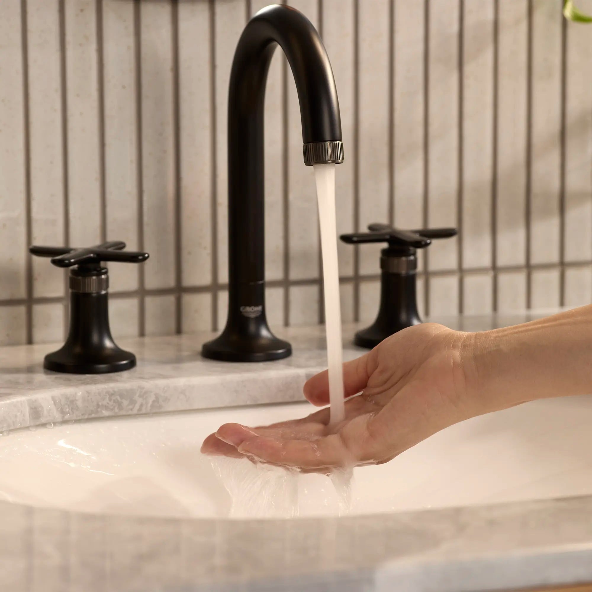 Listra Deck Mount Widespread Bathroom Faucet, 1.2gpm (4.5L/min) // MATTE BLACK // 278865_Listra_Lifestyle_1062212430_1062382430_0001_November2025_0_CDNwebp.webp