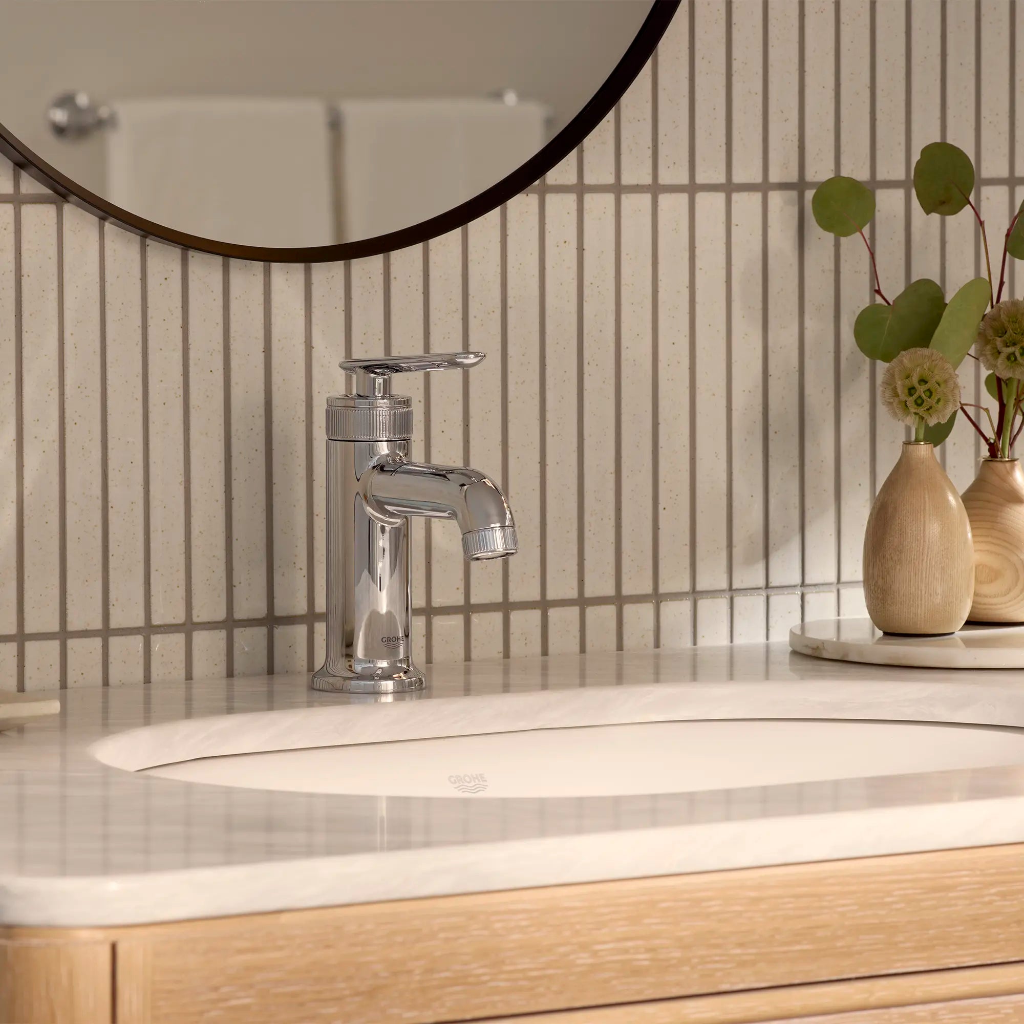 Listra Single Hole Single-Handle S-Size Bathroom Faucet, 1.2 gpm (4.5L/min) // GROHE STARLIGHT CHROME // 278888_Listra_EnvironmentCloseUp_1062150000_0001_November2025_0_CDNwebp.webp