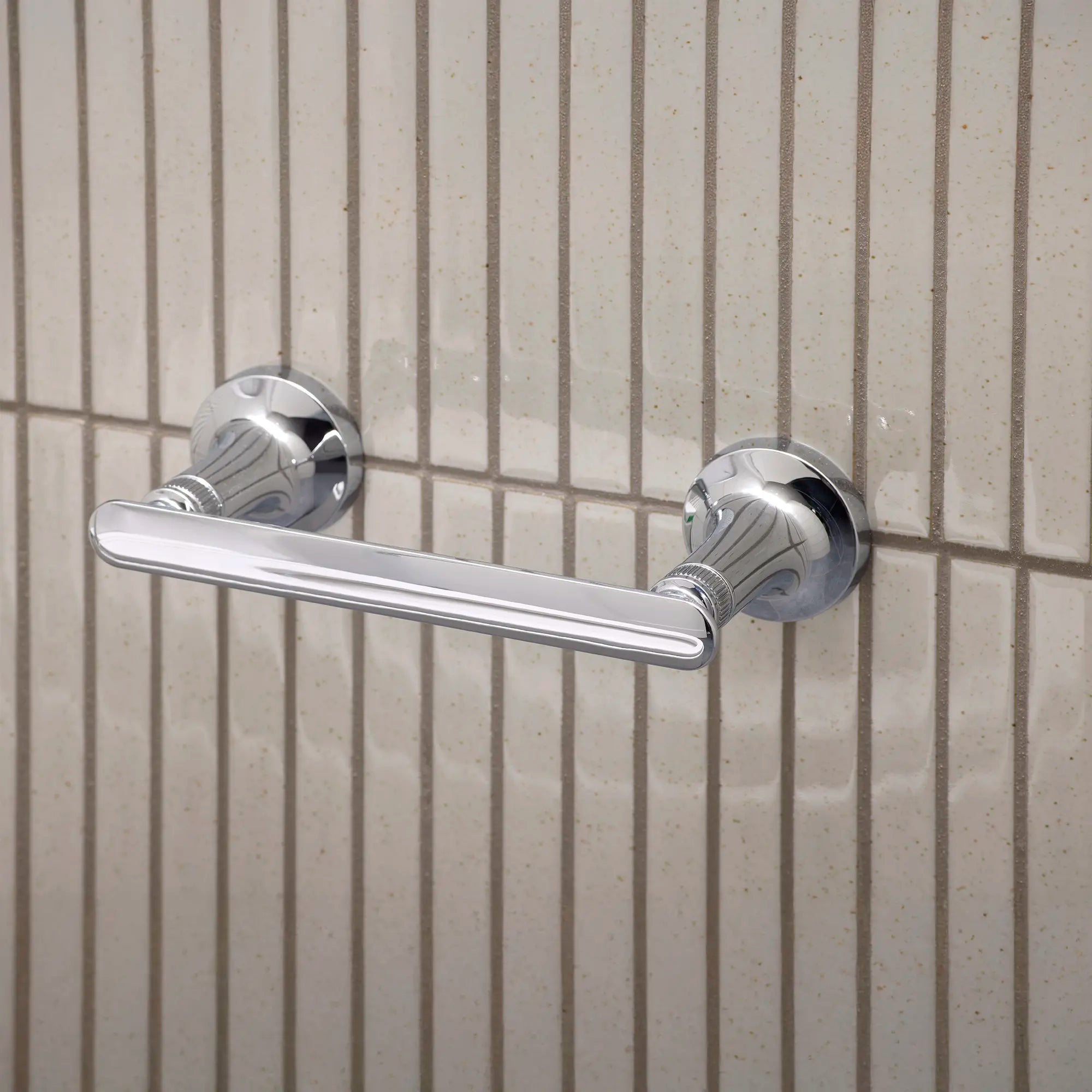 Listra Paper Holder // GROHE STARLIGHT CHROME // 278910_Listra_EnvironmentCloseUp_1062390000_0001_November2025_0_CDNwebp.webp