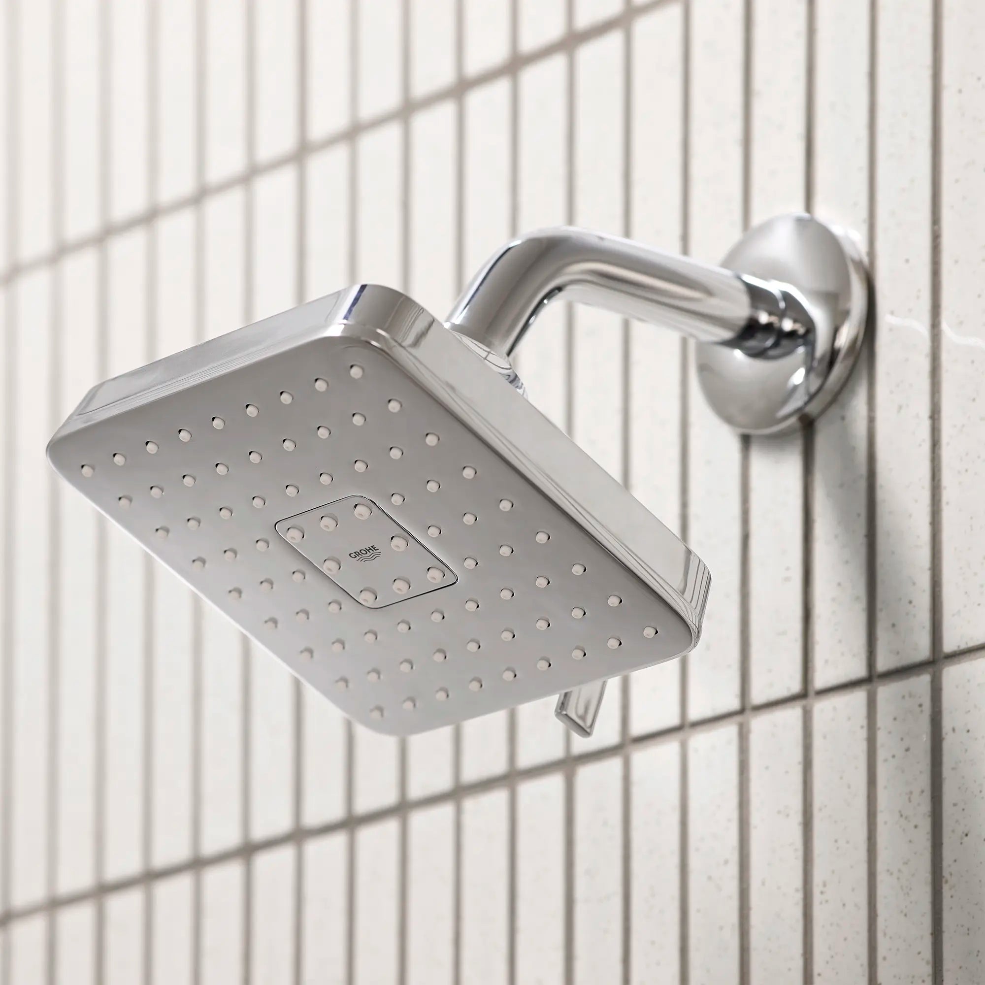 Euphoria 140 with AquaBooster Square Multi Spray Shower Head 1.75 GPM (6.6L/min) // GROHE STARLIGHT CHROME // 278921_Aqua_Booster_EnvironmentCloseUp_1117210000_0001_November2025_0_CDNwebp.webp