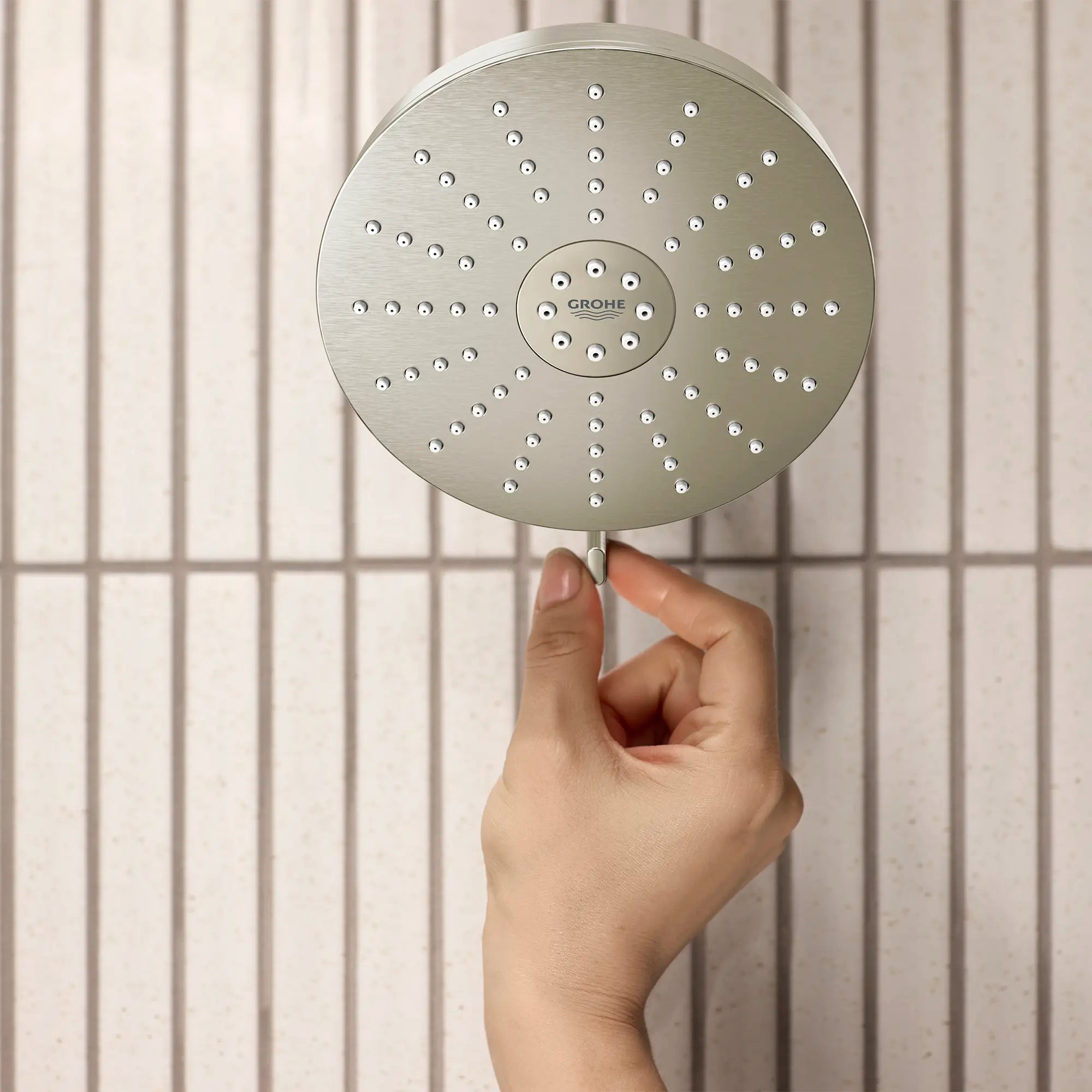 Euphoria 140 with AquaBooster Round Multi Spray Shower Head 1.75 GPM (6.6L/min) // BRUSHED NICKEL INFINITYFINISH // 282680_Aqua_Booster_Lifestyle_111716EN00_0001_MARCH2026_1_CDNwebp.webp