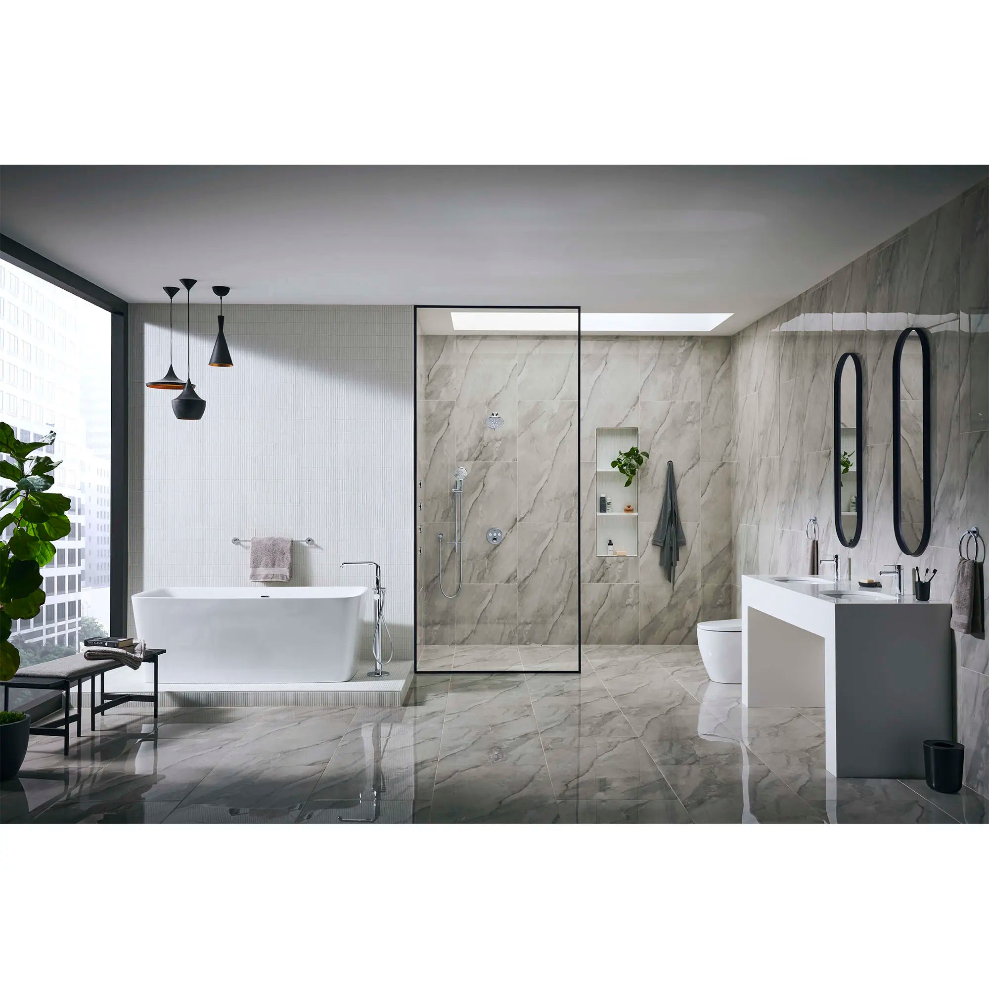 32" Towel Bar // GROHE STARLIGHT CHROME // 49462_2349100A_D12536014.415_26789000_27412000_26603000_26545000_29138000_26744000_40386000_23592000_39673000_40365000_0_CDNwebp.webp