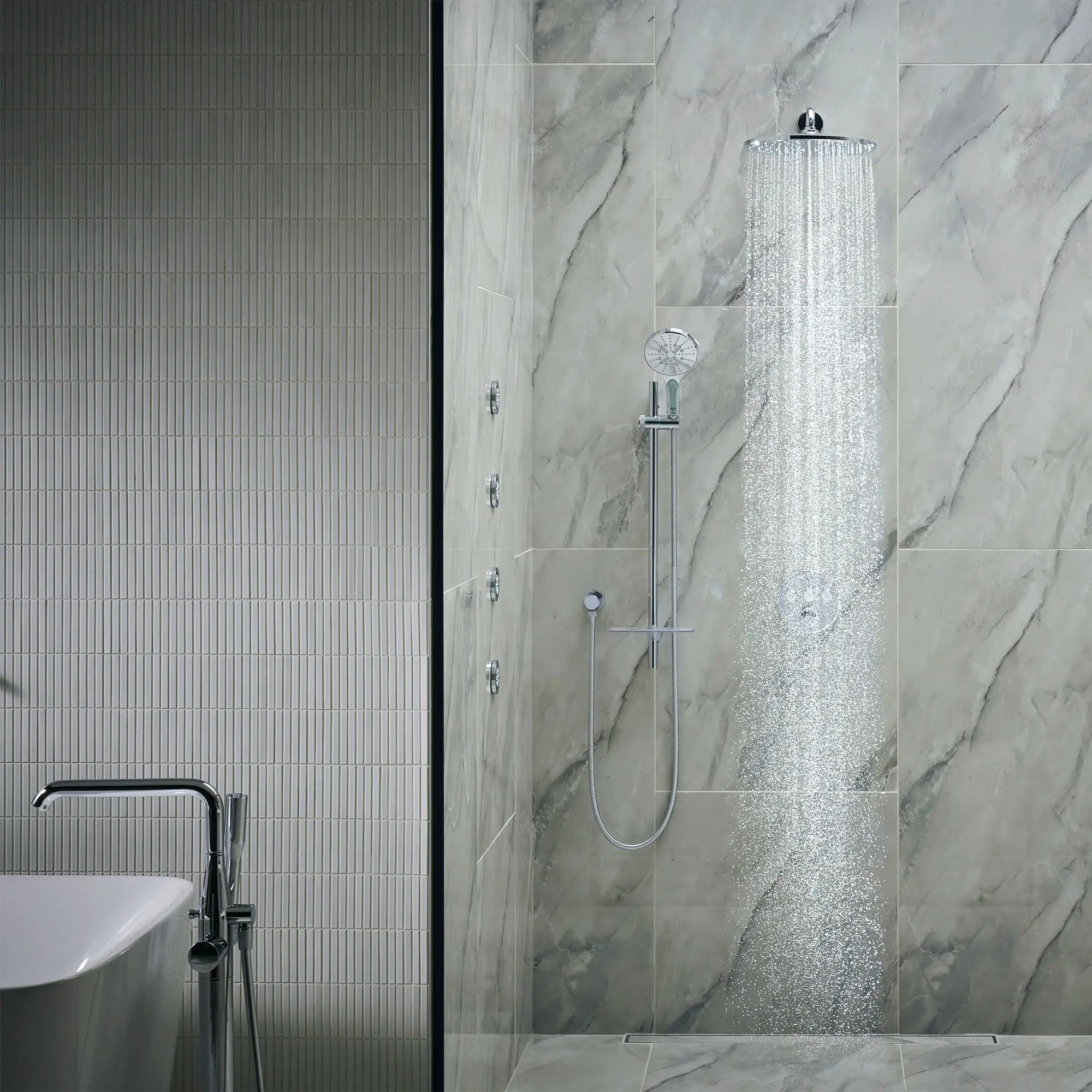 310 Mono Shower Head, 12" - 1 Spray, 1.75 GPM (6.6 L/min) // GROHE STARLIGHT CHROME // 70830_B-26569000_26547000_26744000_2349100A_40364001_1_CDNwebp.webp