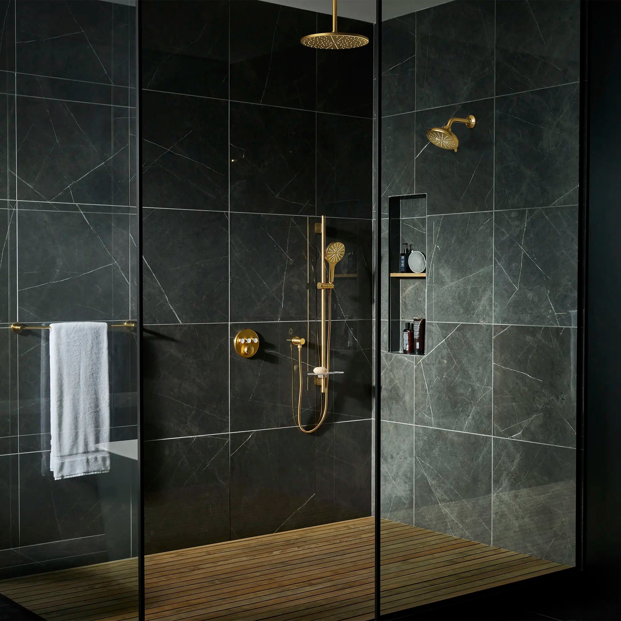 Shower Head, 6-1/2" - 3 Sprays, 1.75 GPM (6.6 L/min) // BRUSHED COOL SUNRISE // 70859_B-26569GN0_28492GN0_40366GN1_26789GN0_28417GN0_26545GN0_26603GN0_29138GN0_CDNwebp.webp